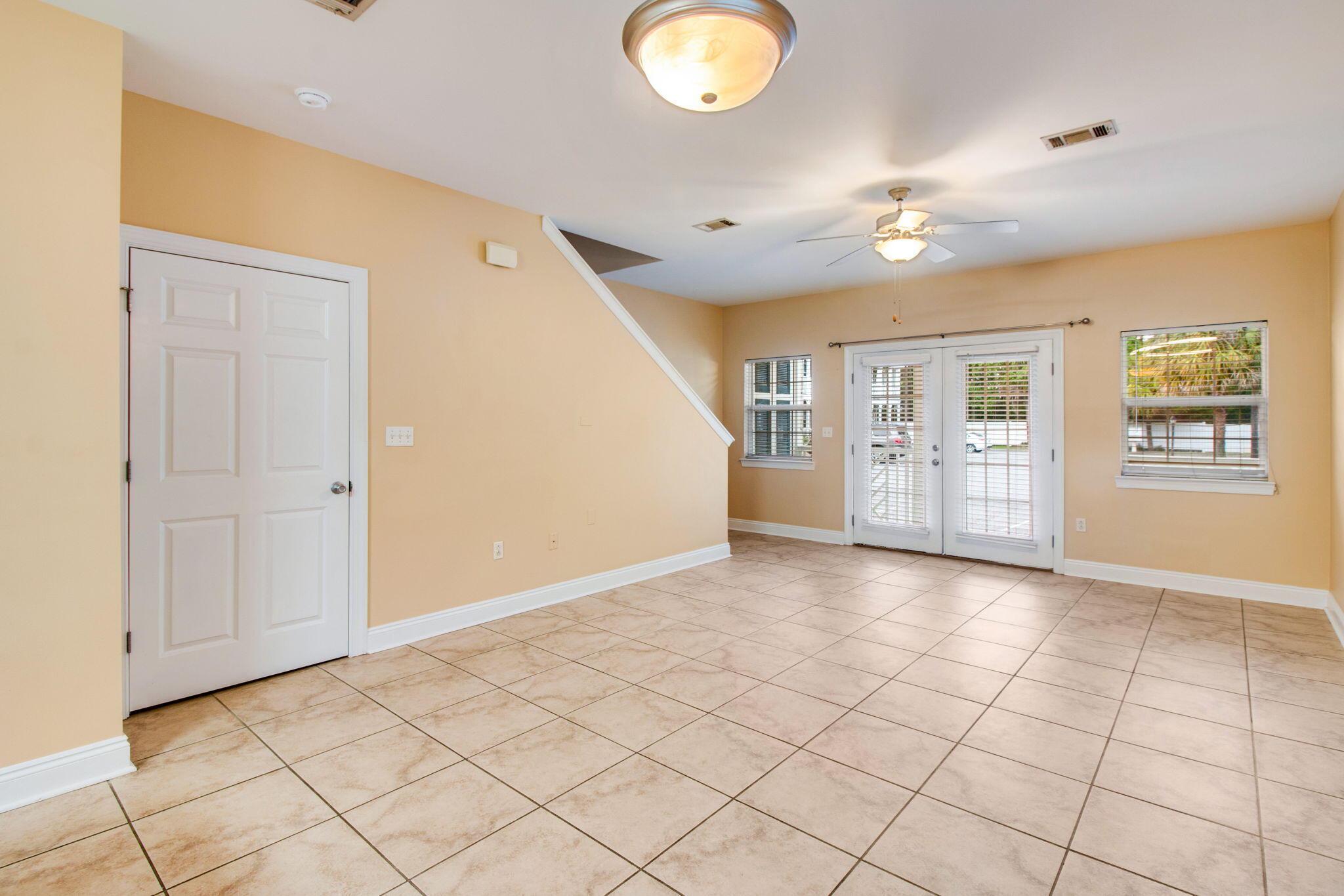 SANDAL BEACH - Residential Lease