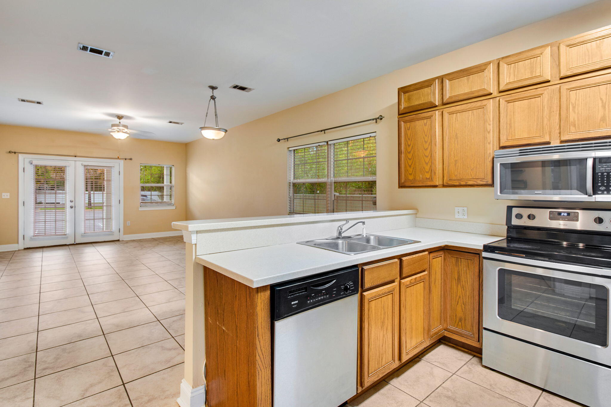 SANDAL BEACH - Residential Lease