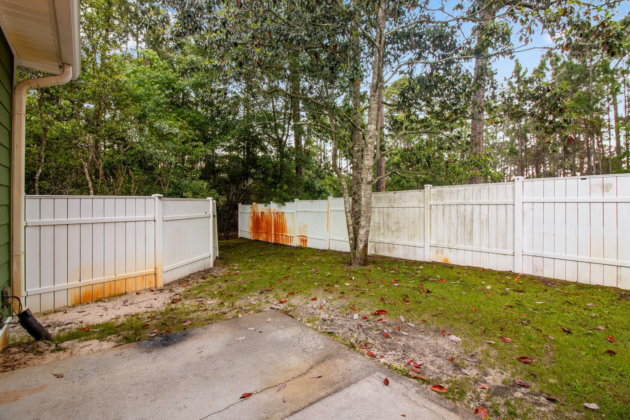 SANDAL BEACH - Residential Lease