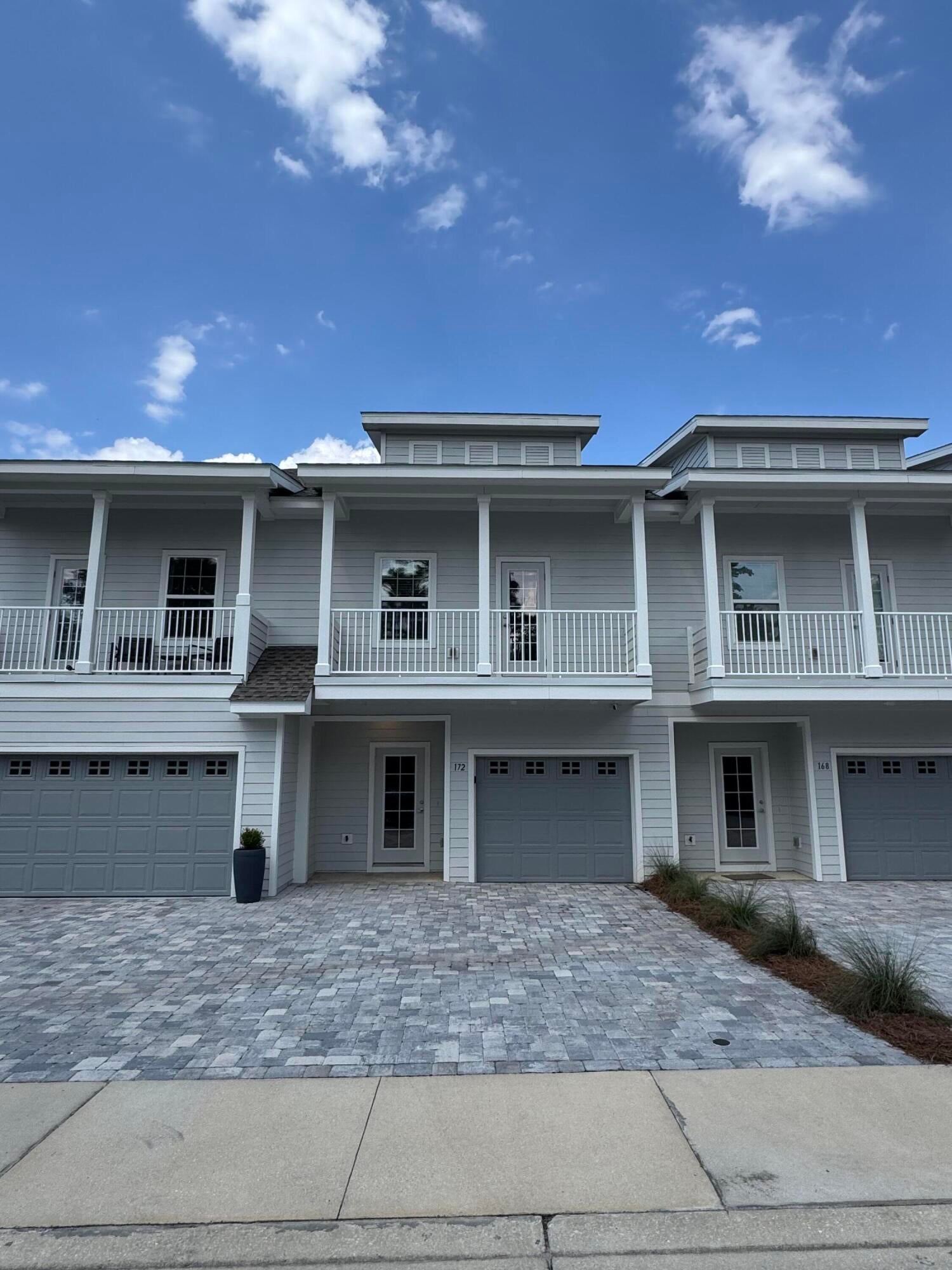 KARA LAKE TOWNHOMES - Residential