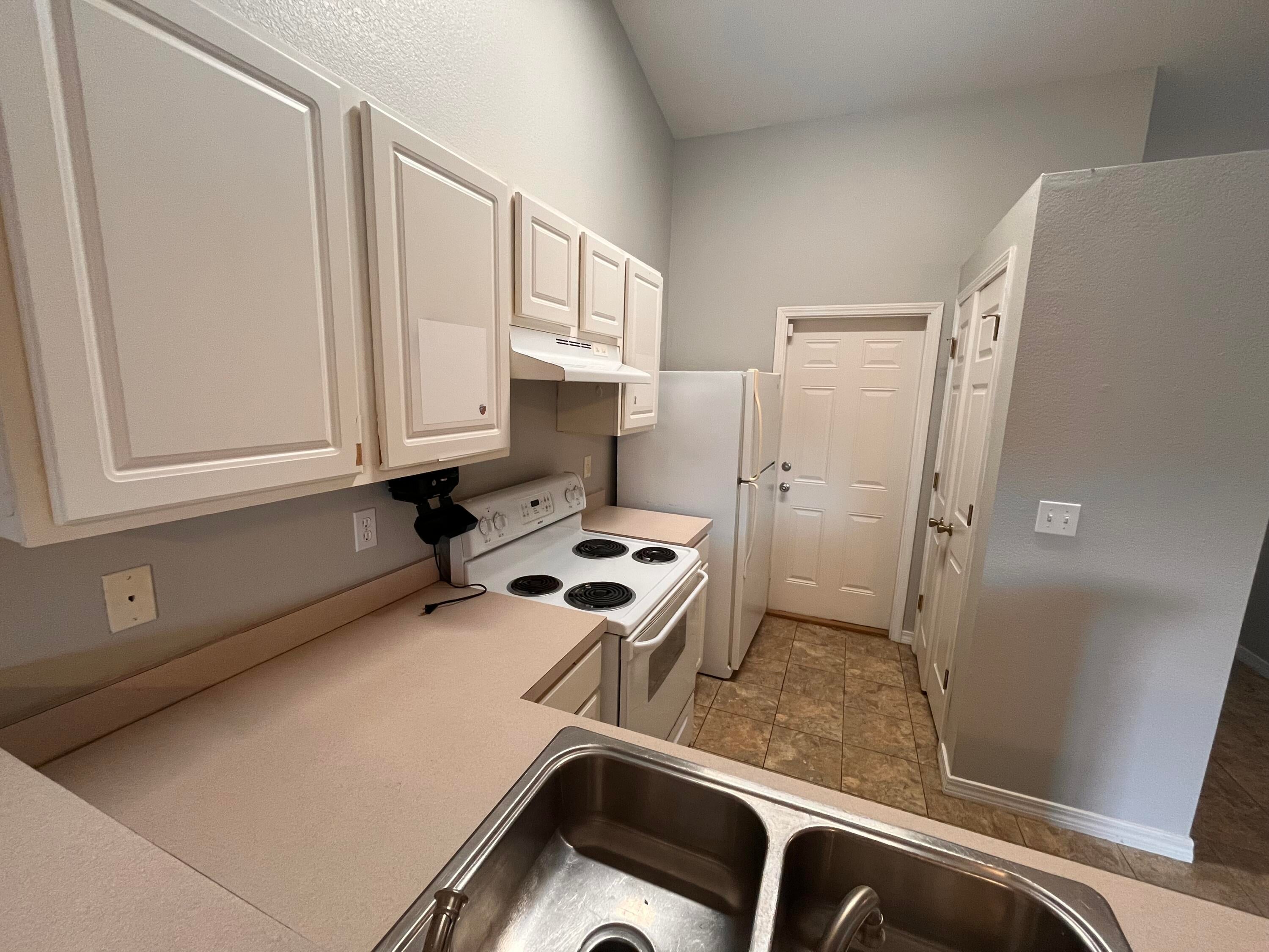 RIDGE CREST PH II - Residential Lease