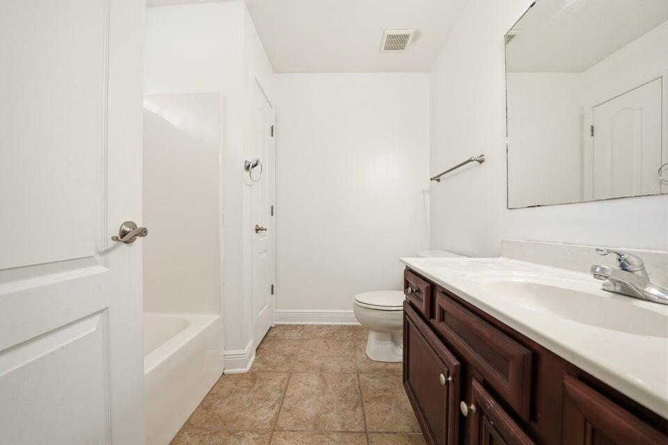 Hadleigh Hills - Residential Lease