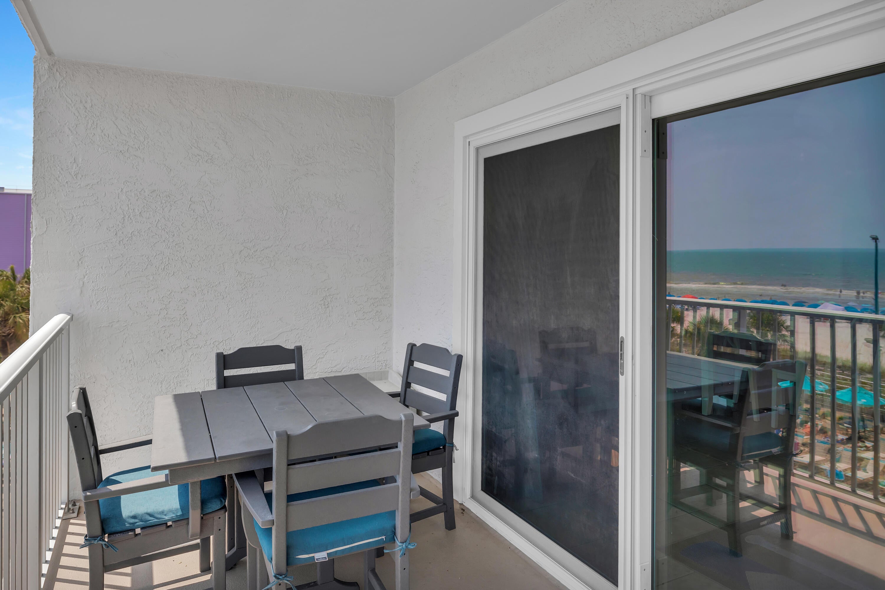 SUMMIT CONDOMINIUM, THE - Residential