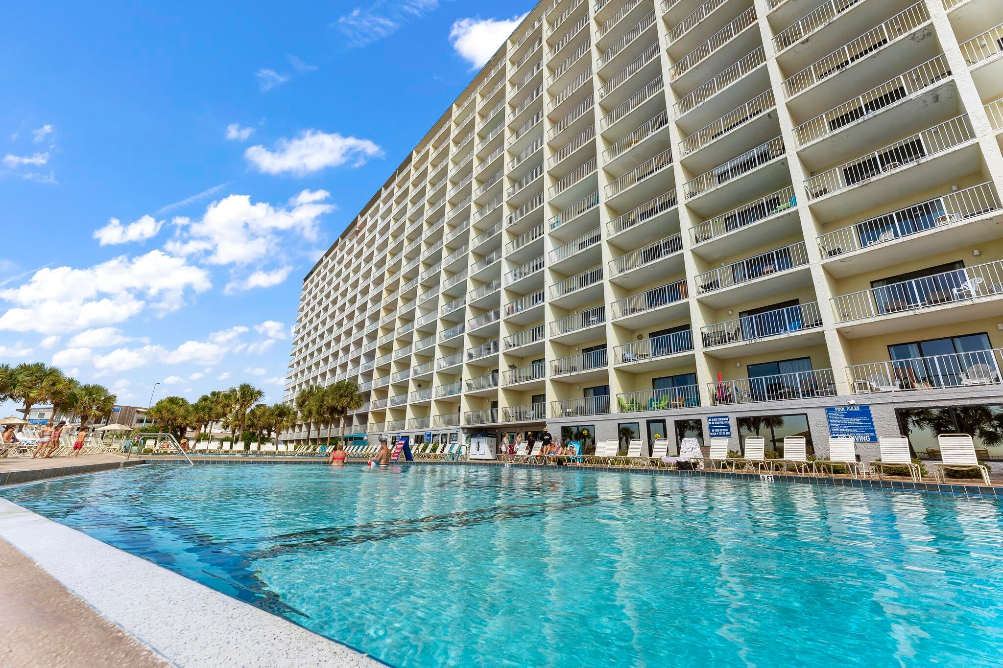 SUMMIT CONDOMINIUM, THE - Residential