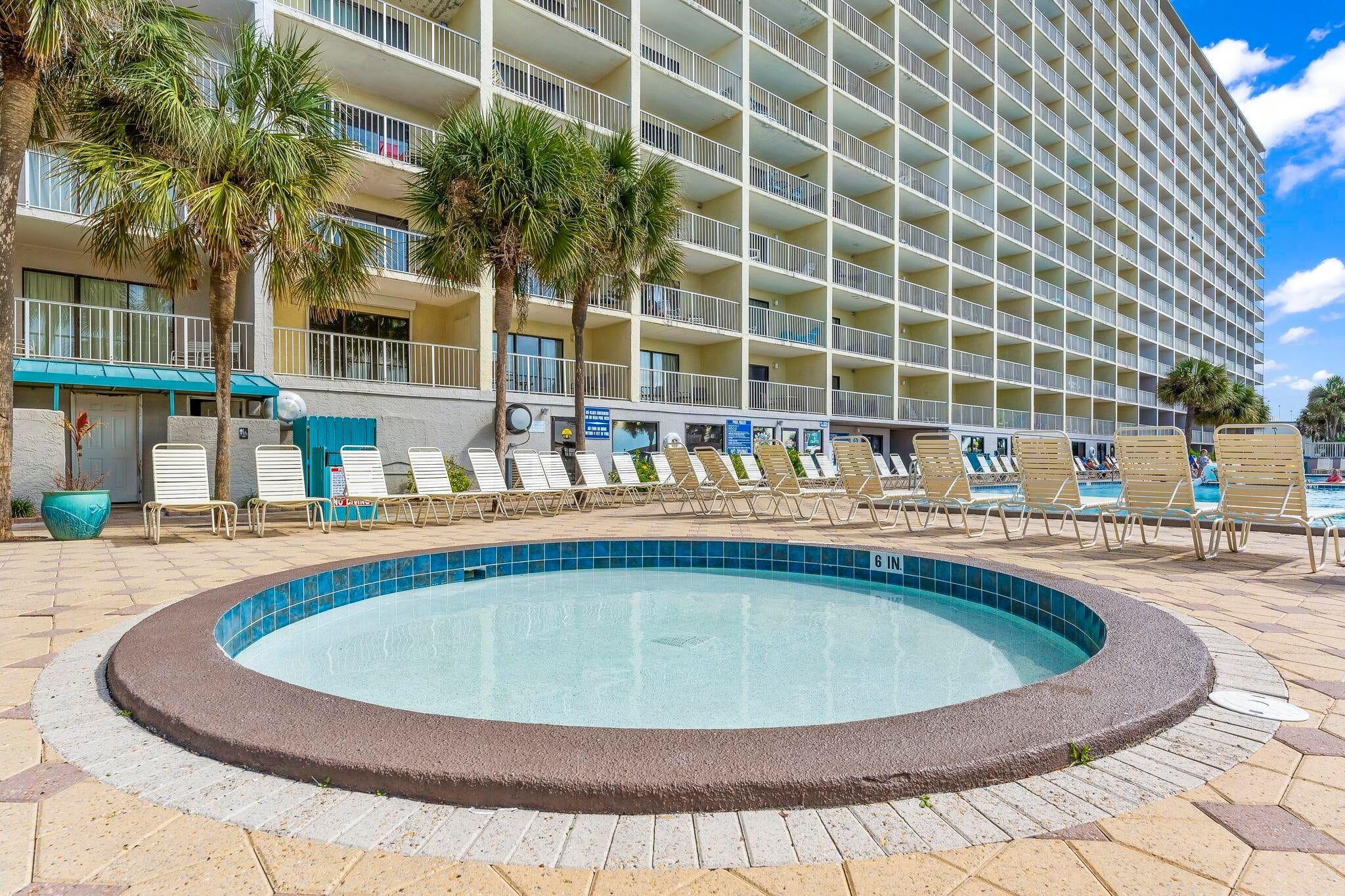 SUMMIT CONDOMINIUM, THE - Residential