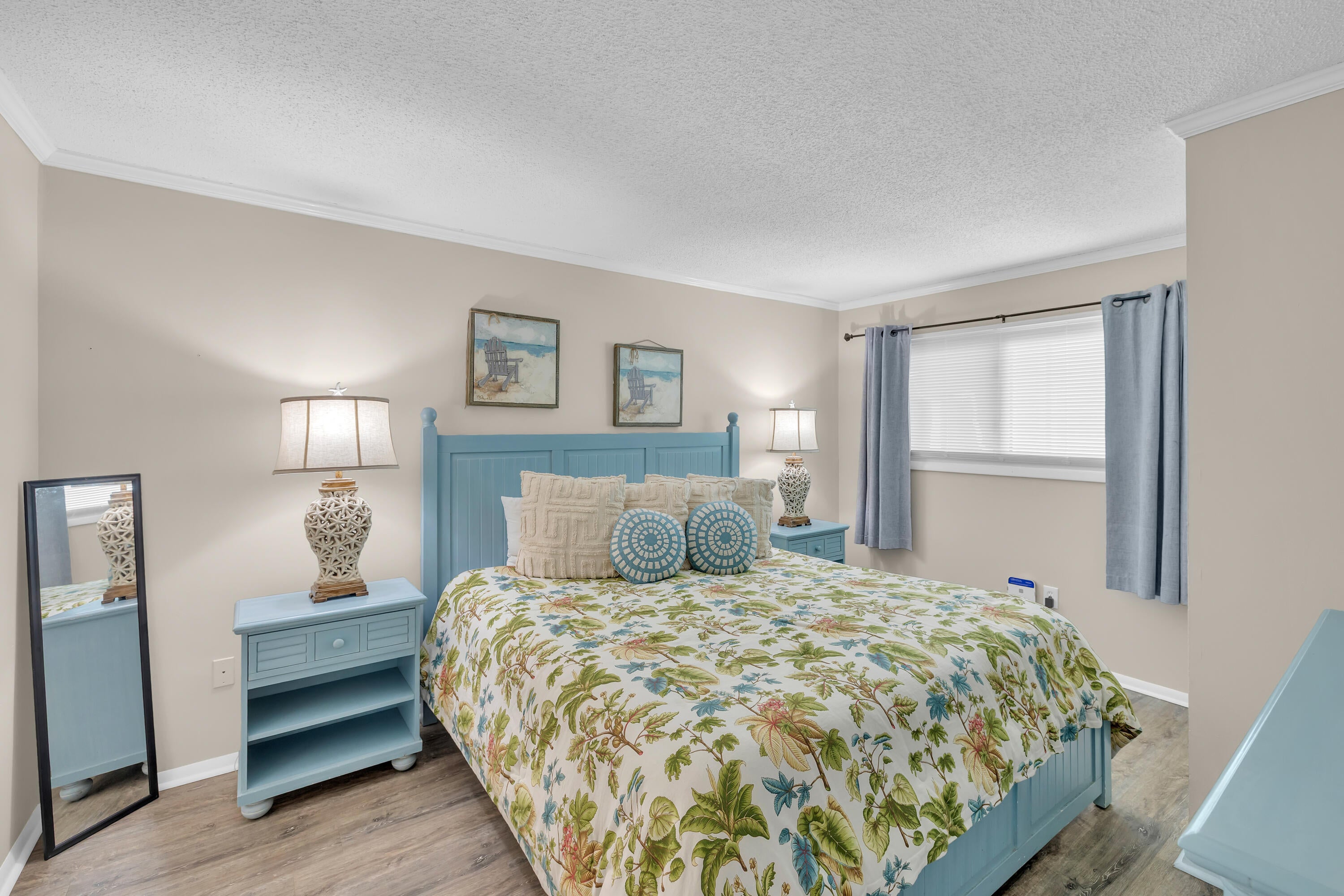 SUMMIT CONDOMINIUM, THE - Residential