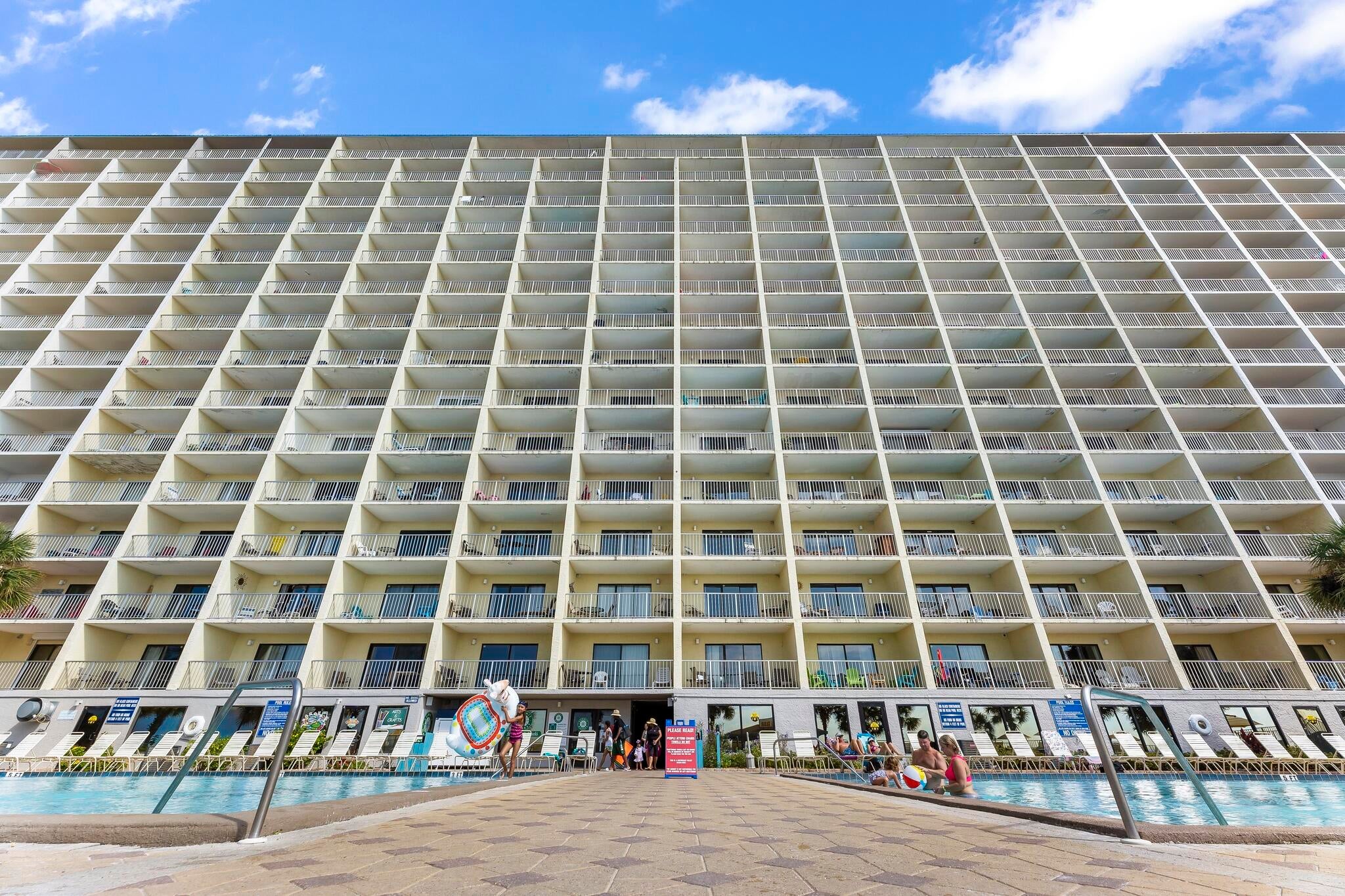 SUMMIT CONDOMINIUM, THE - Residential