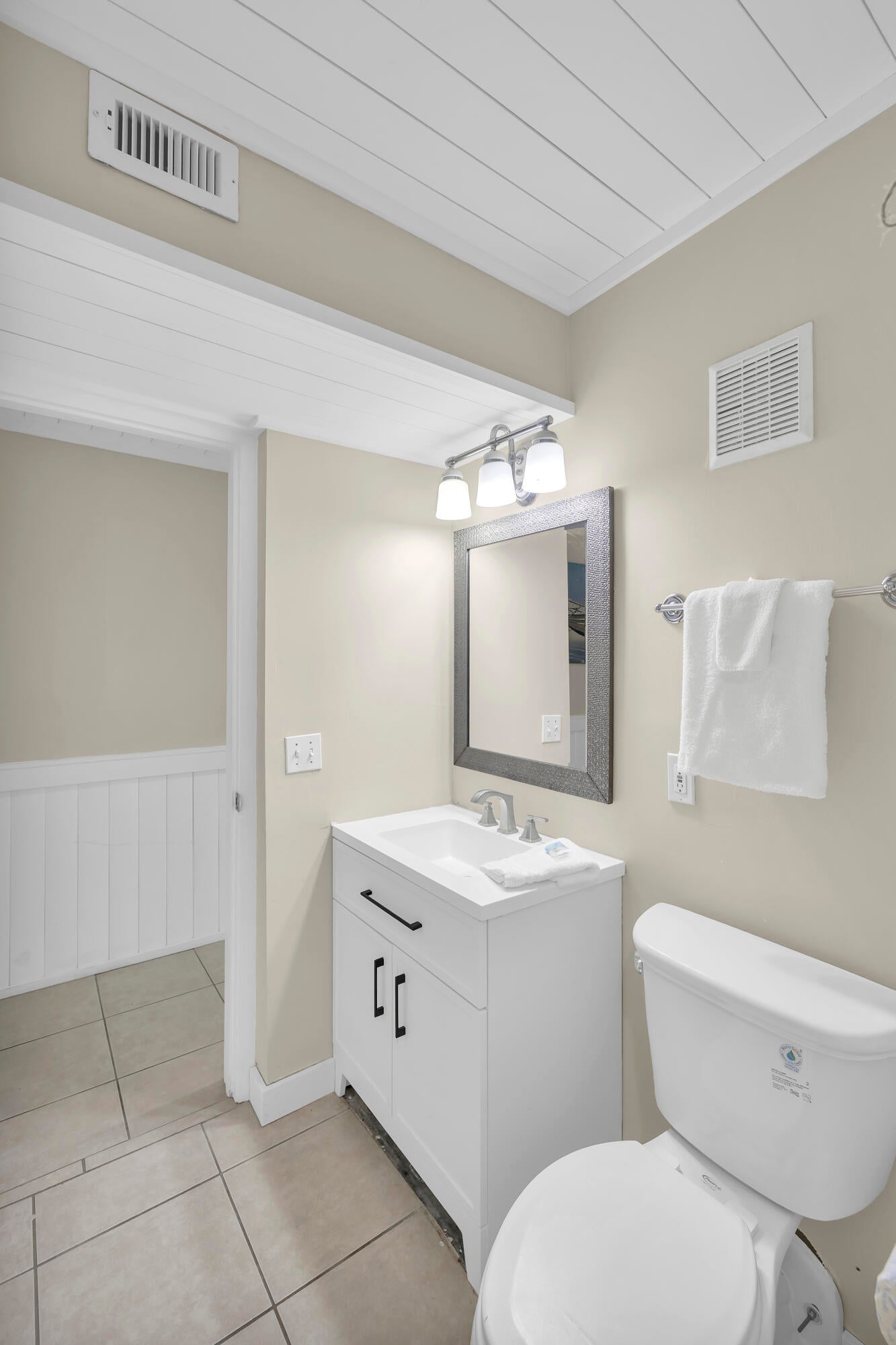 SUMMIT CONDOMINIUM, THE - Residential