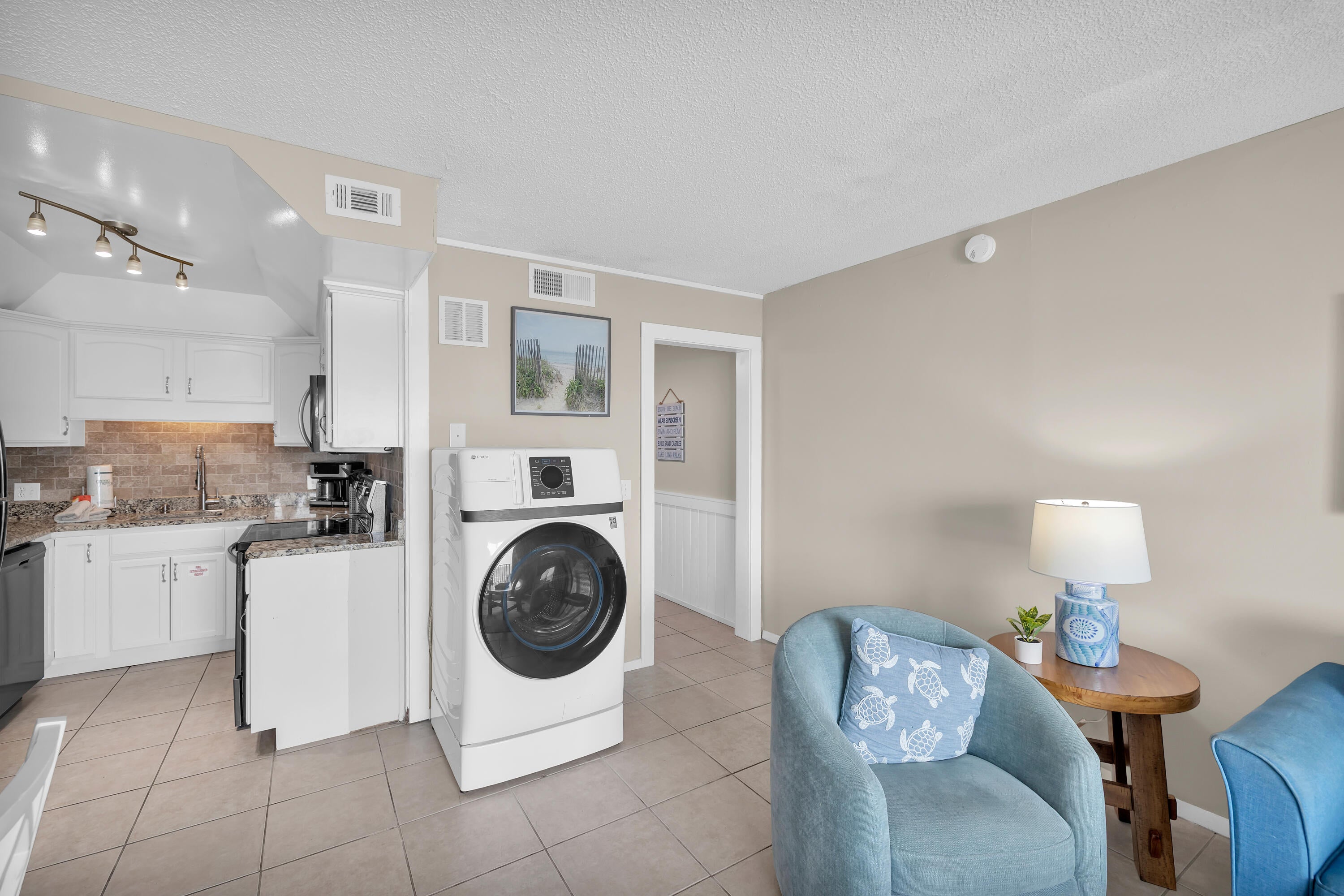 SUMMIT CONDOMINIUM, THE - Residential