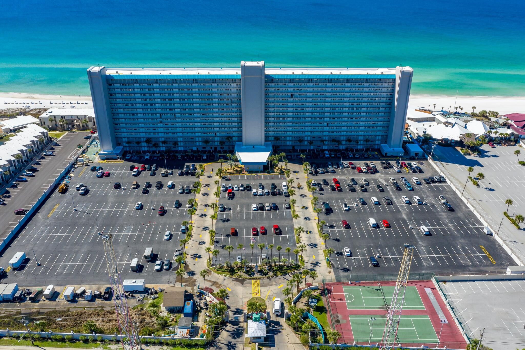 SUMMIT CONDOMINIUM, THE - Residential