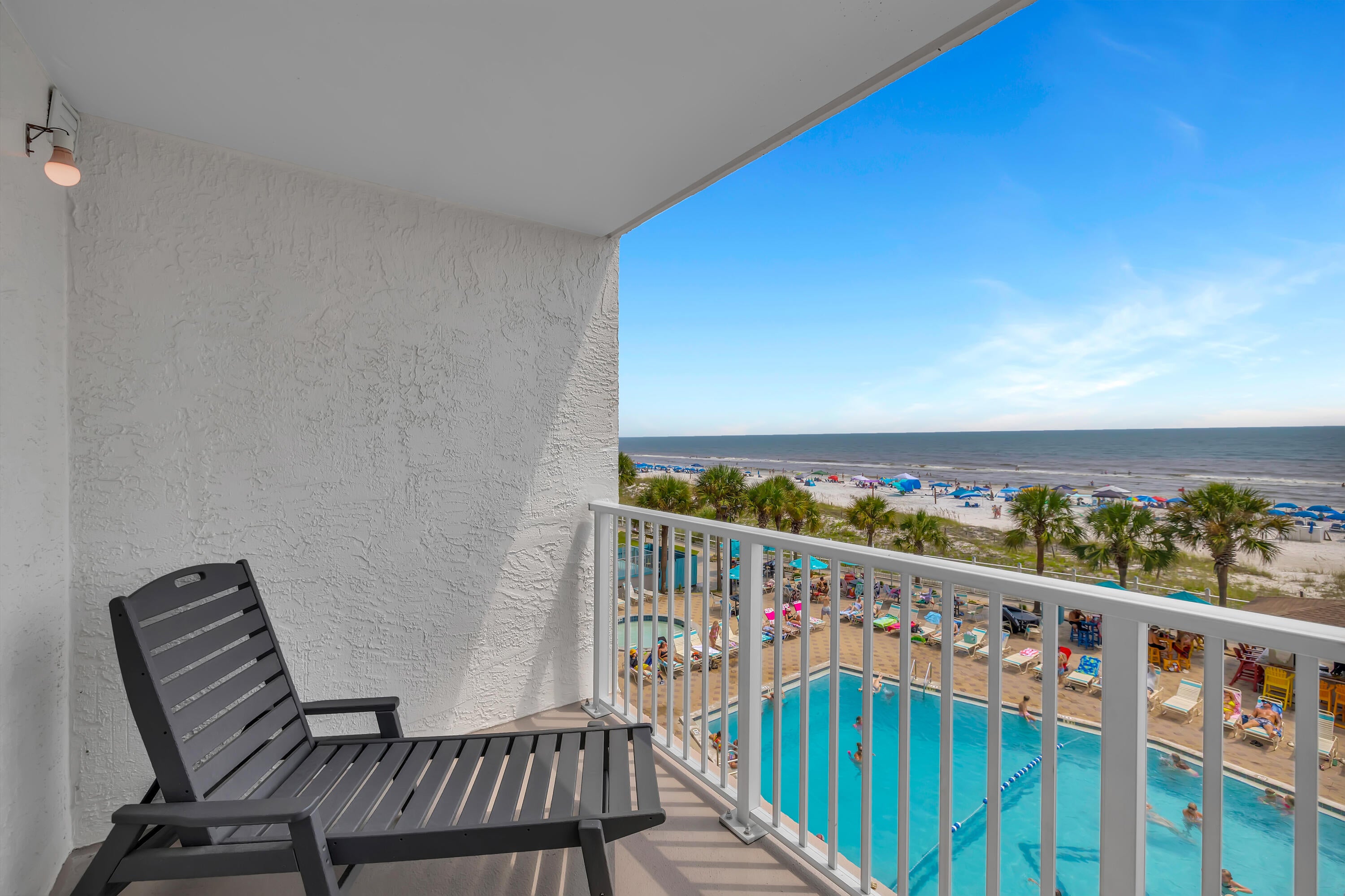 SUMMIT CONDOMINIUM, THE - Residential