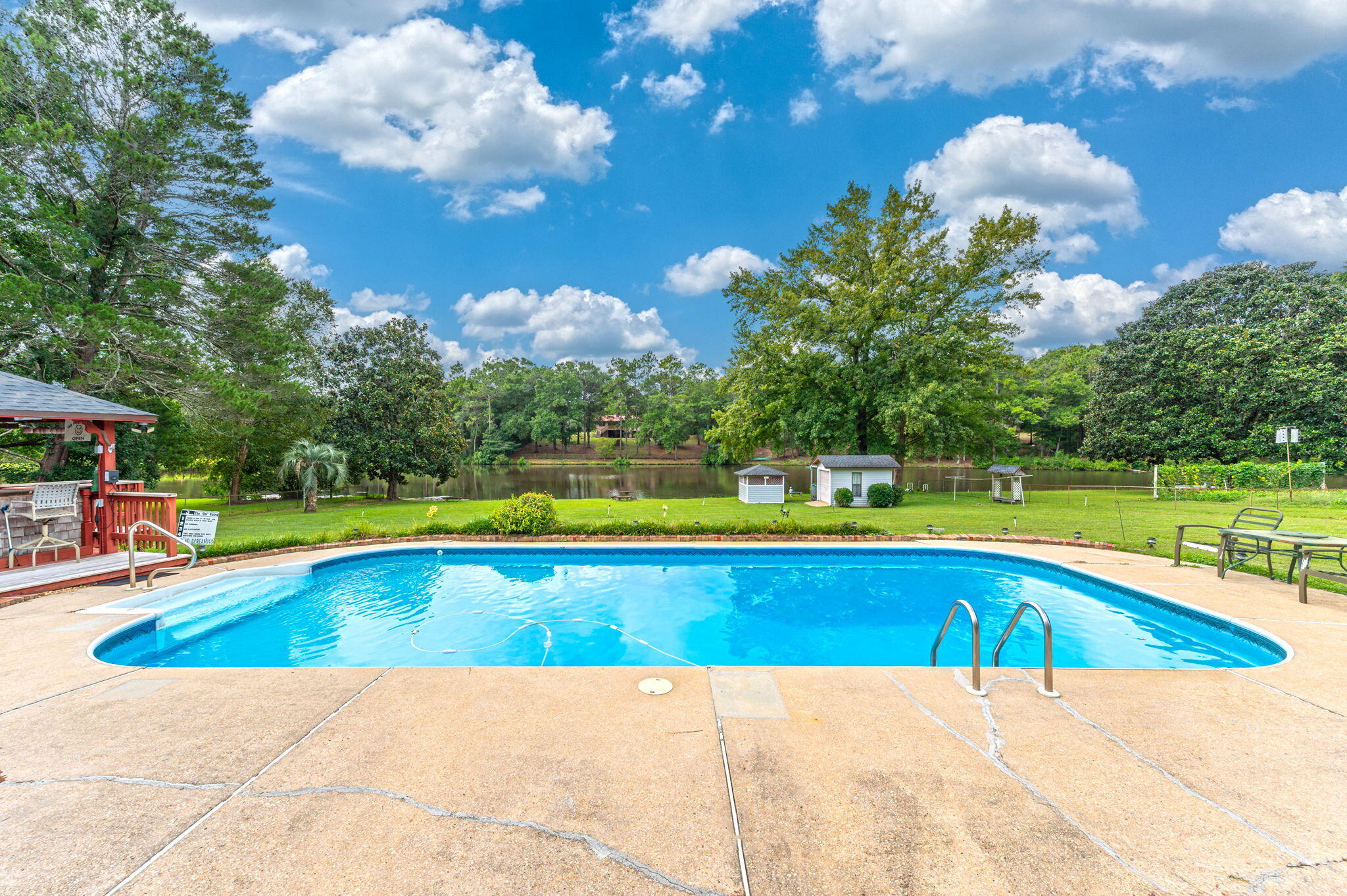 NO RECORDED SUBDIVISION - Residential