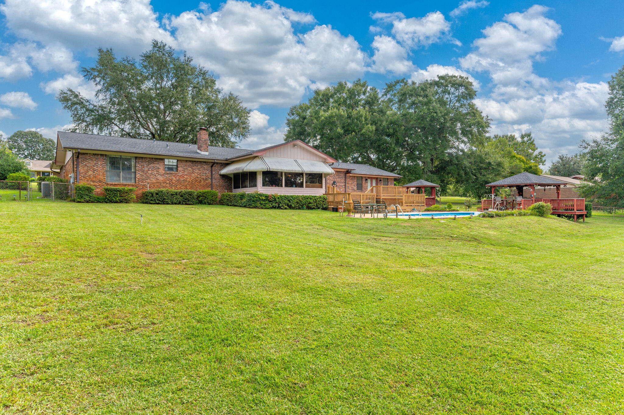 NO RECORDED SUBDIVISION - Residential