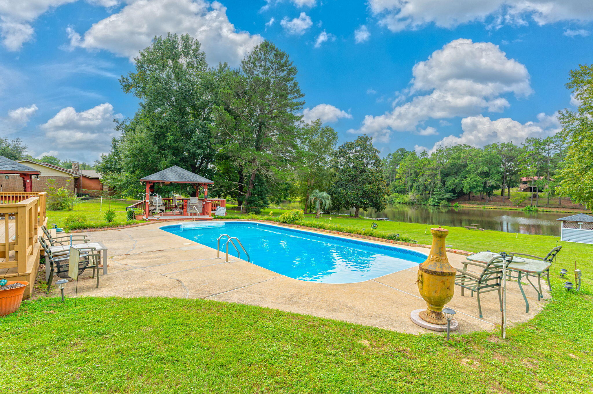 NO RECORDED SUBDIVISION - Residential