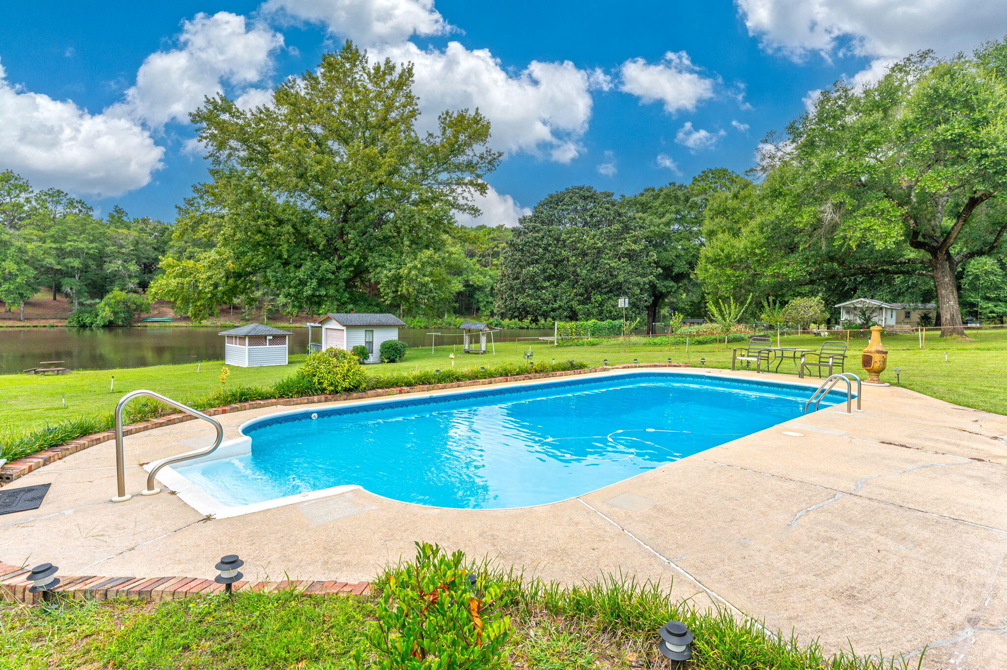NO RECORDED SUBDIVISION - Residential