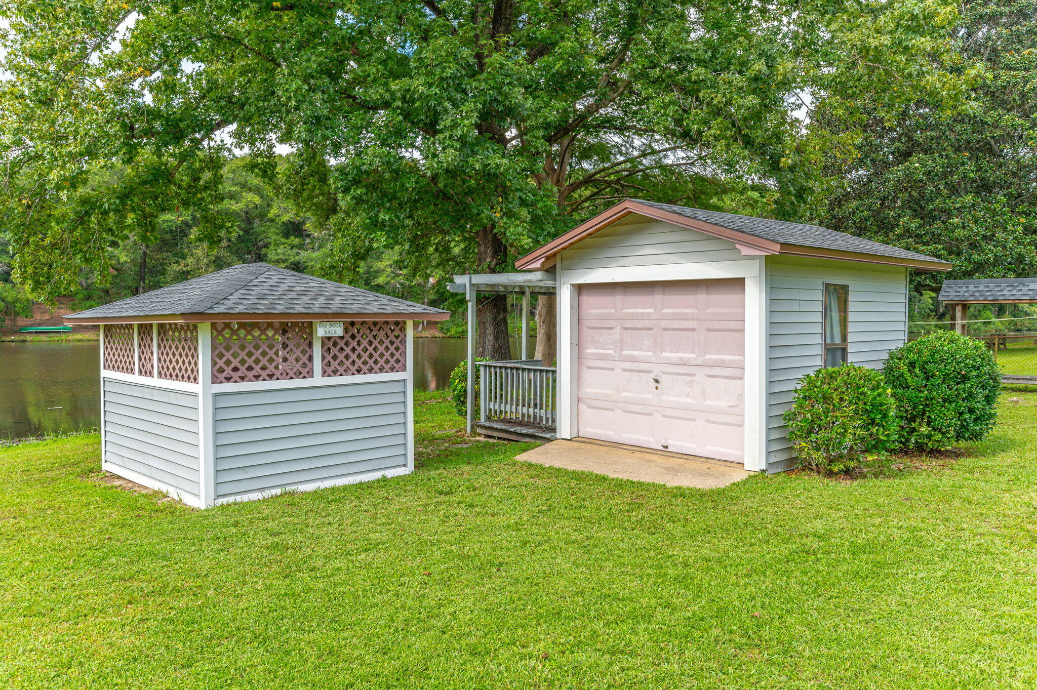 NO RECORDED SUBDIVISION - Residential