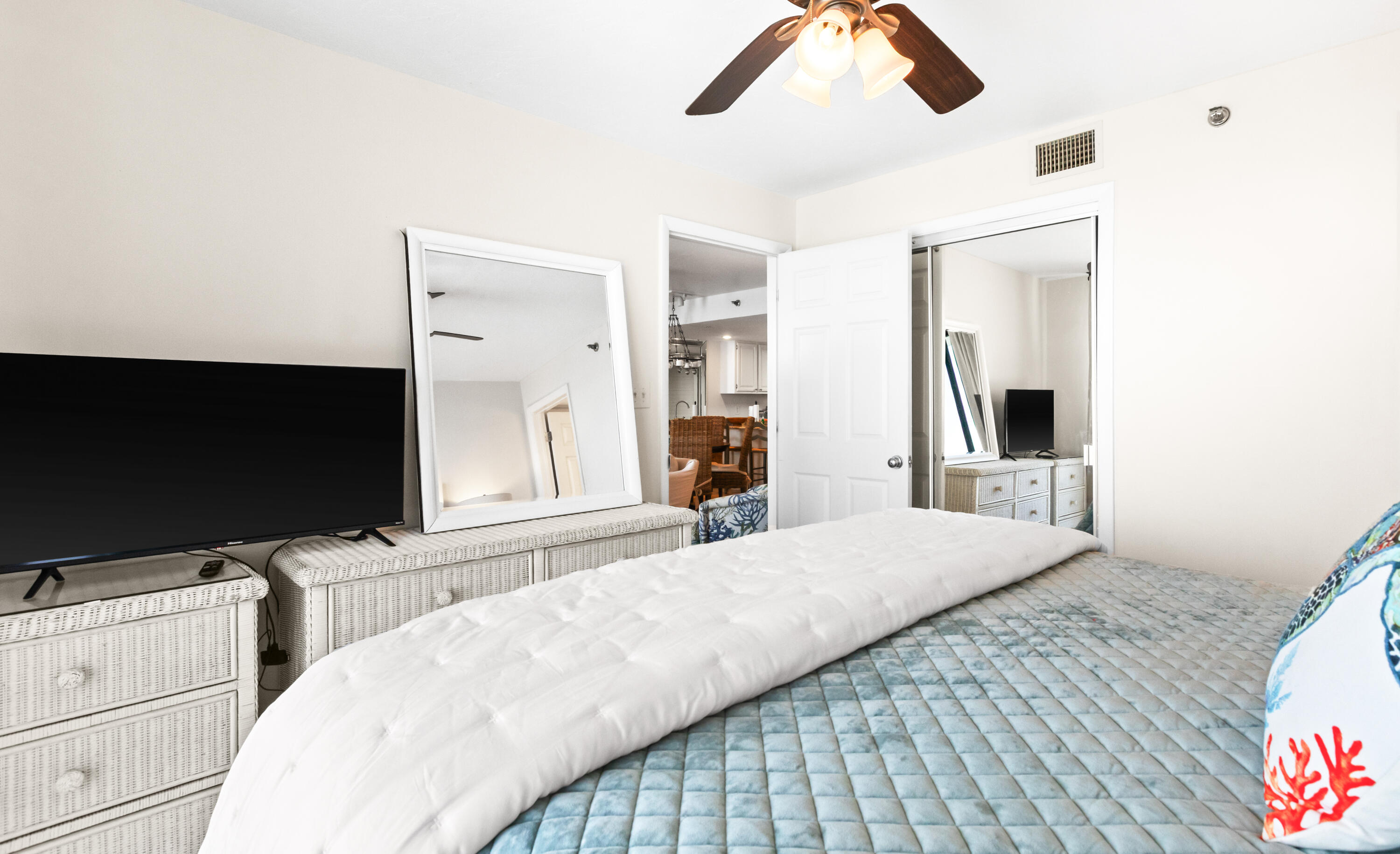 ONE SEAGROVE PLACE CONDOMINIUM - Residential