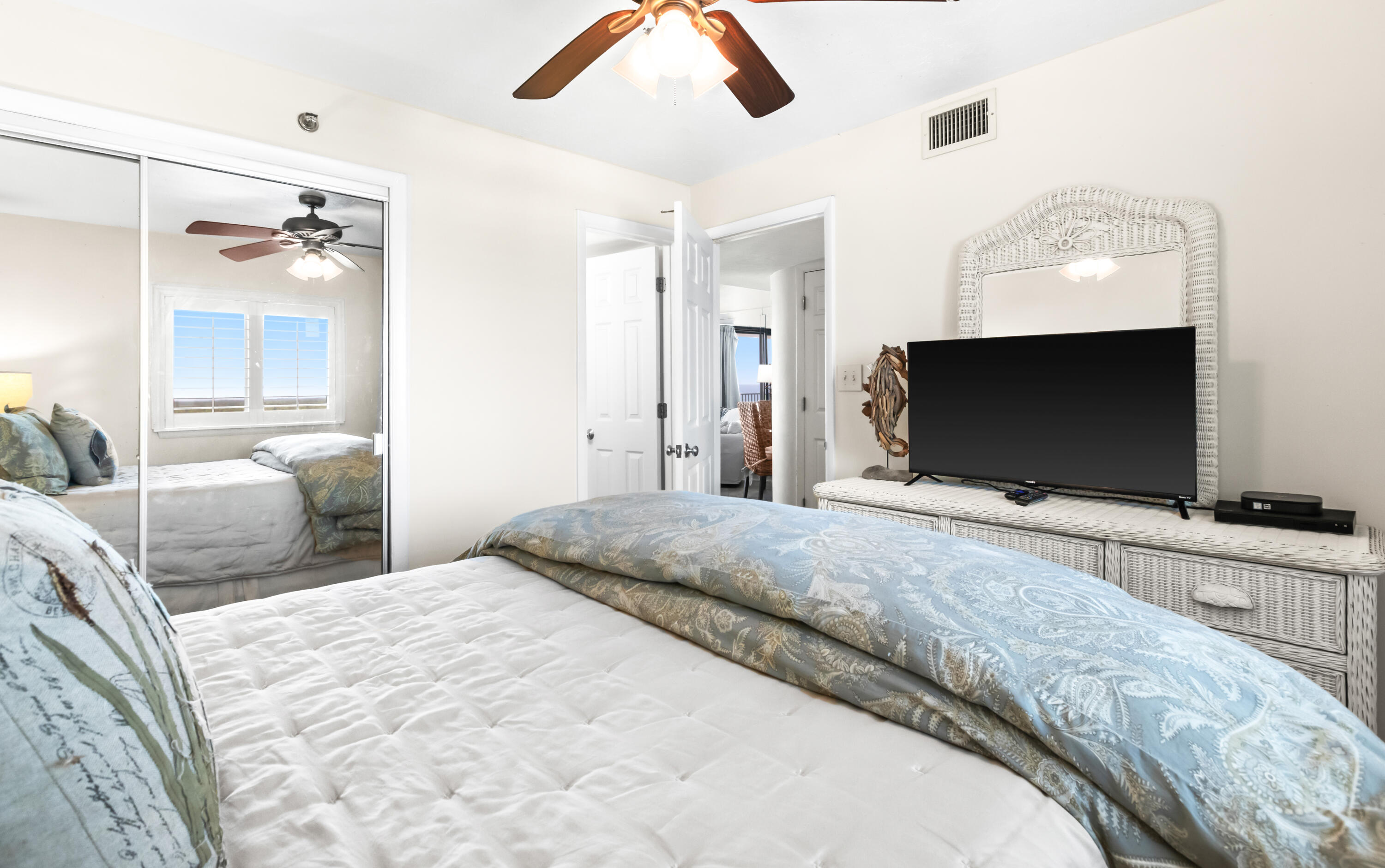 ONE SEAGROVE PLACE CONDOMINIUM - Residential