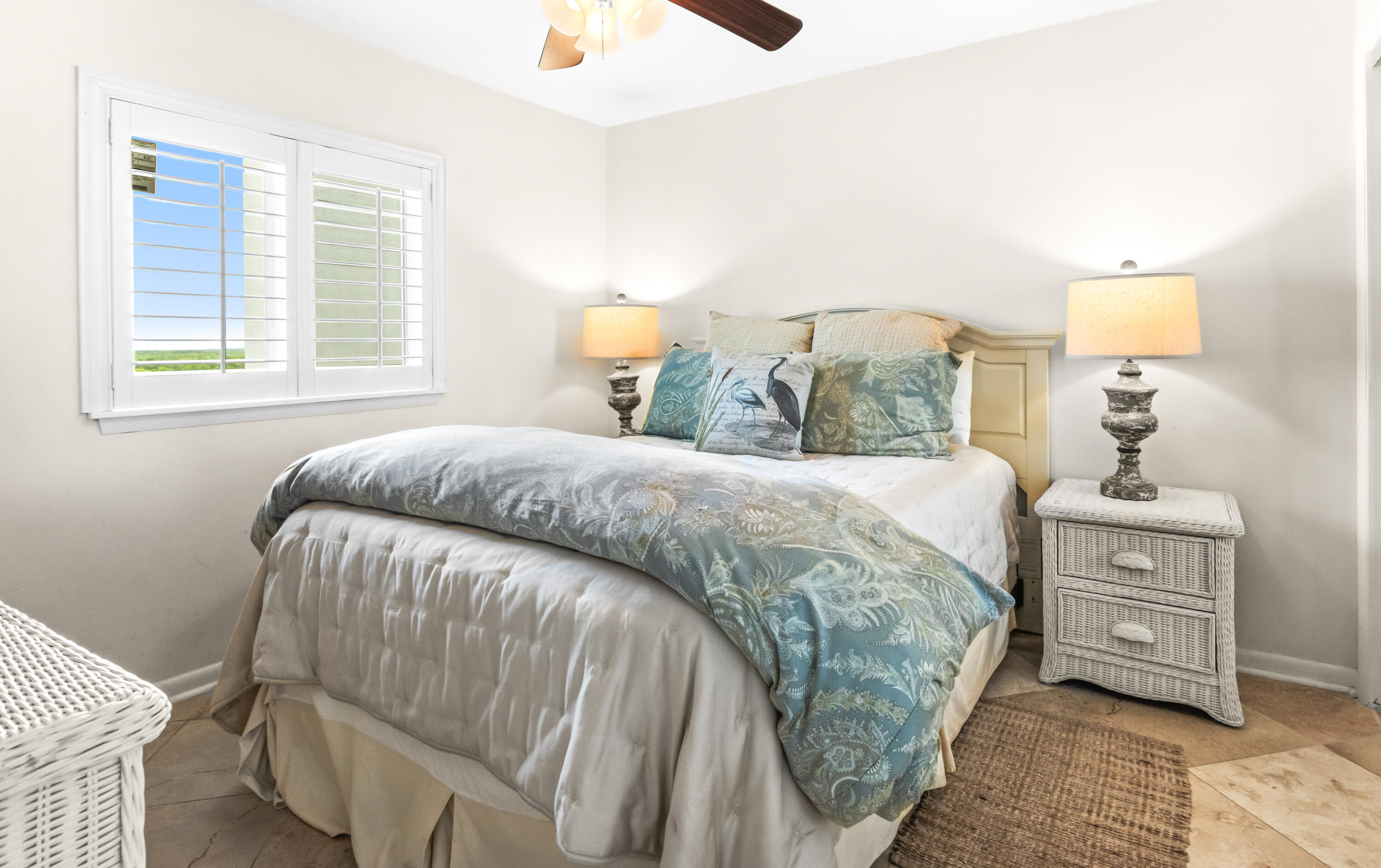 ONE SEAGROVE PLACE CONDOMINIUM - Residential
