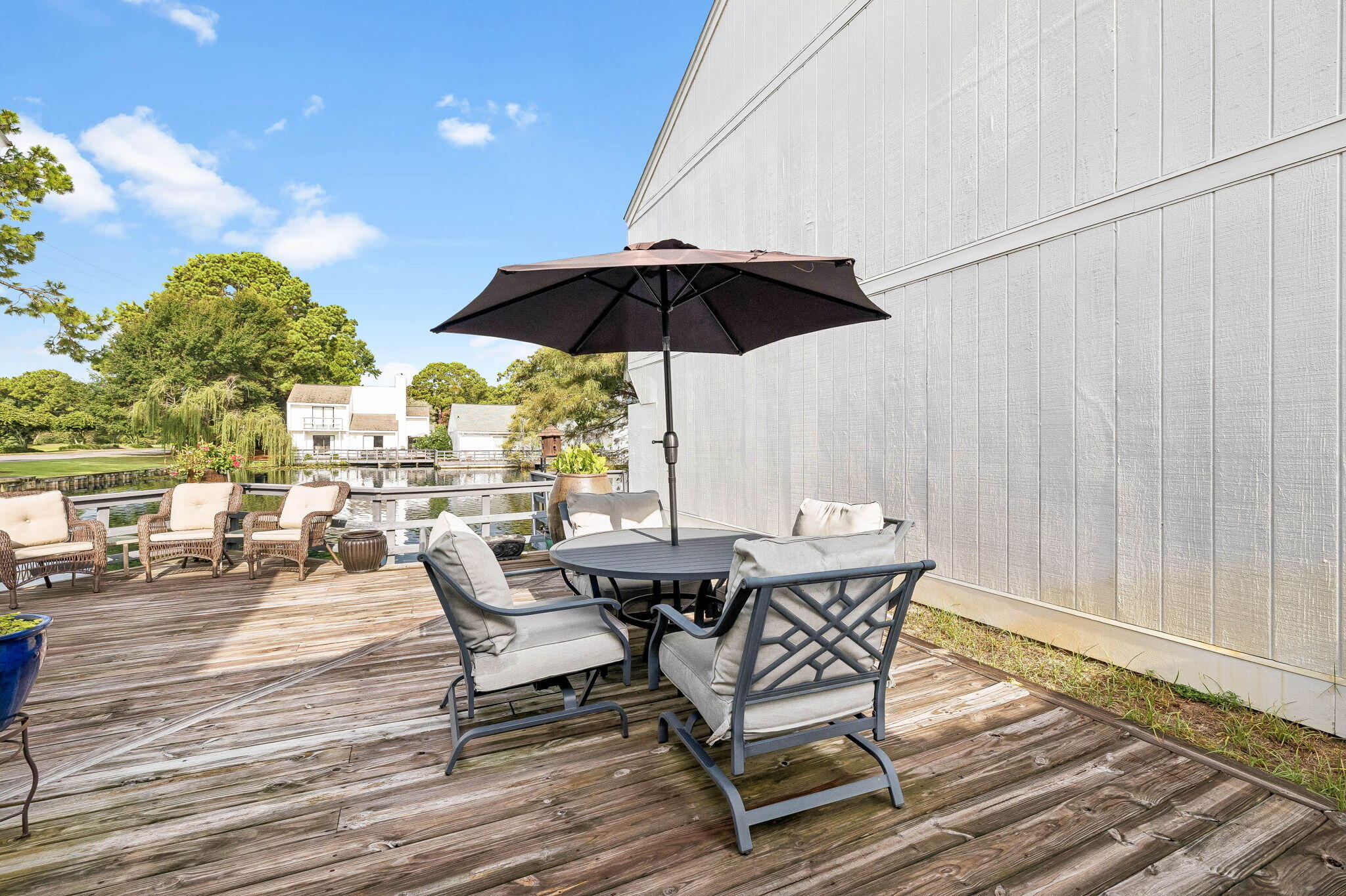 LINKSIDE VILLAGE UNIT 1 - Residential