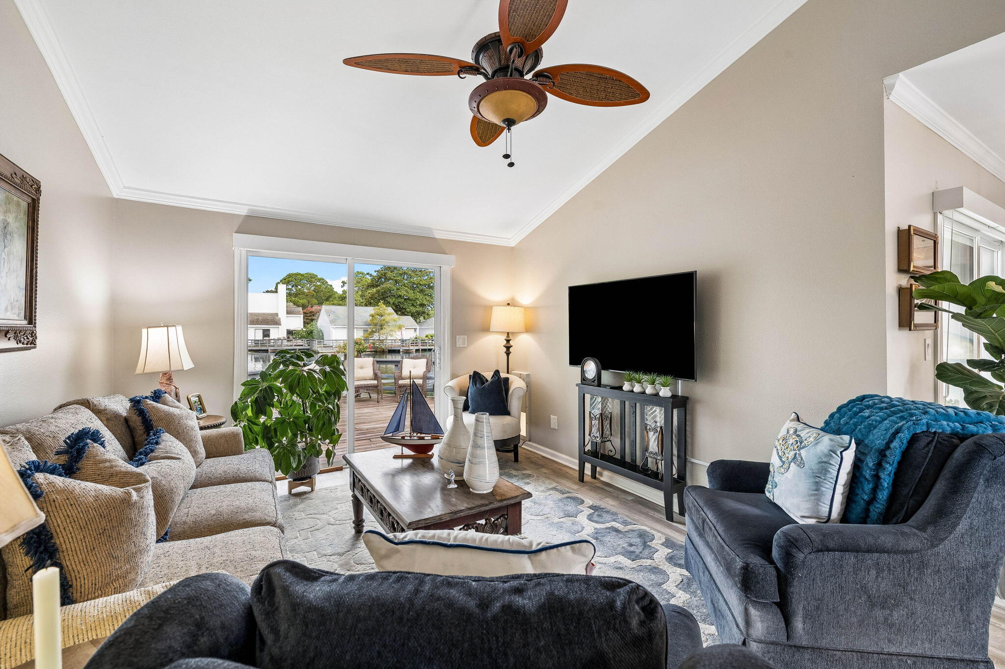 LINKSIDE VILLAGE UNIT 1 - Residential