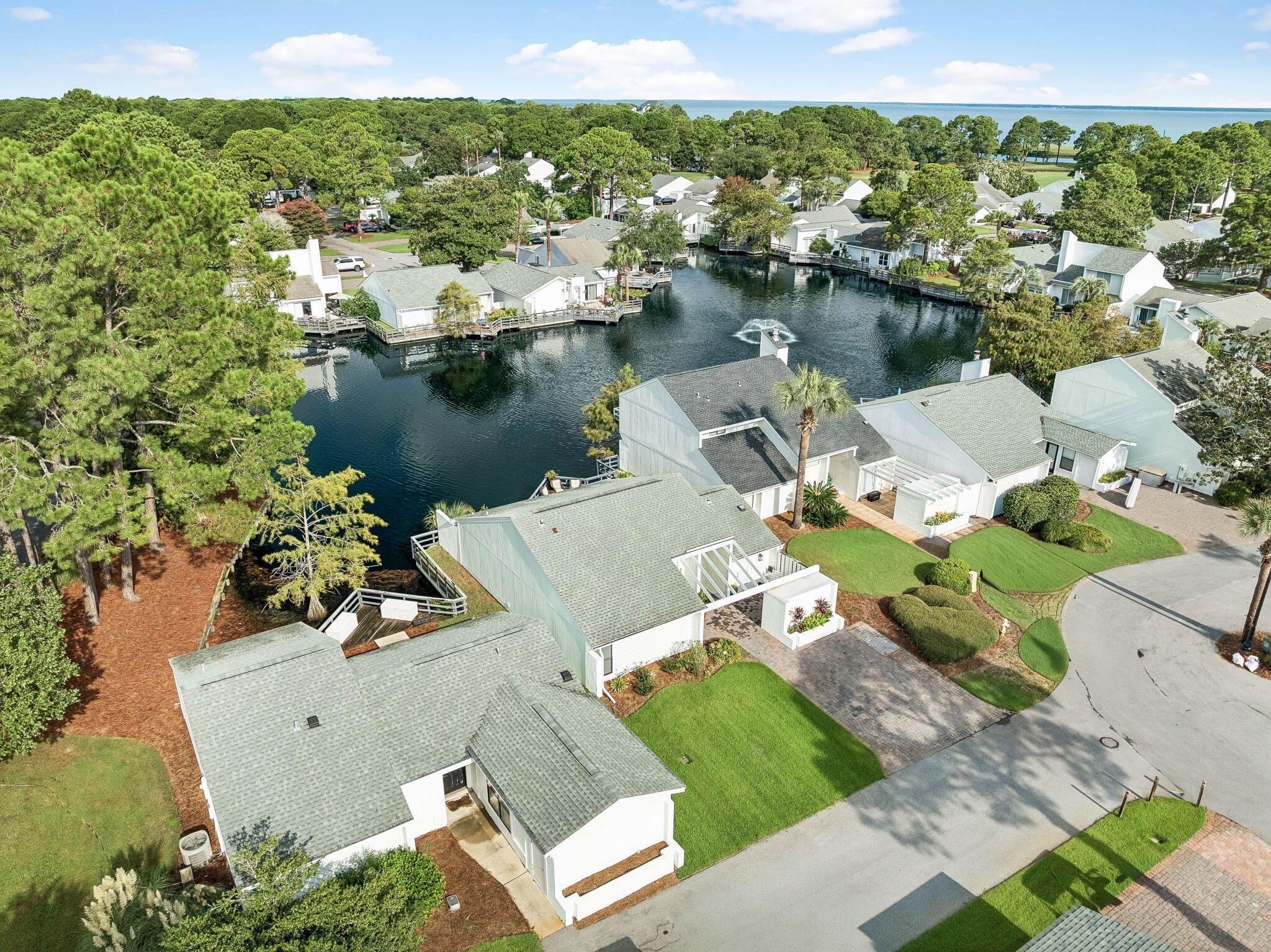 LINKSIDE VILLAGE UNIT 1 - Residential