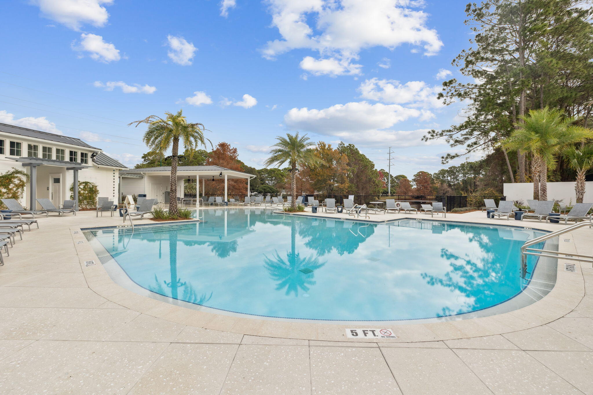 LINKSIDE VILLAGE UNIT 1 - Residential