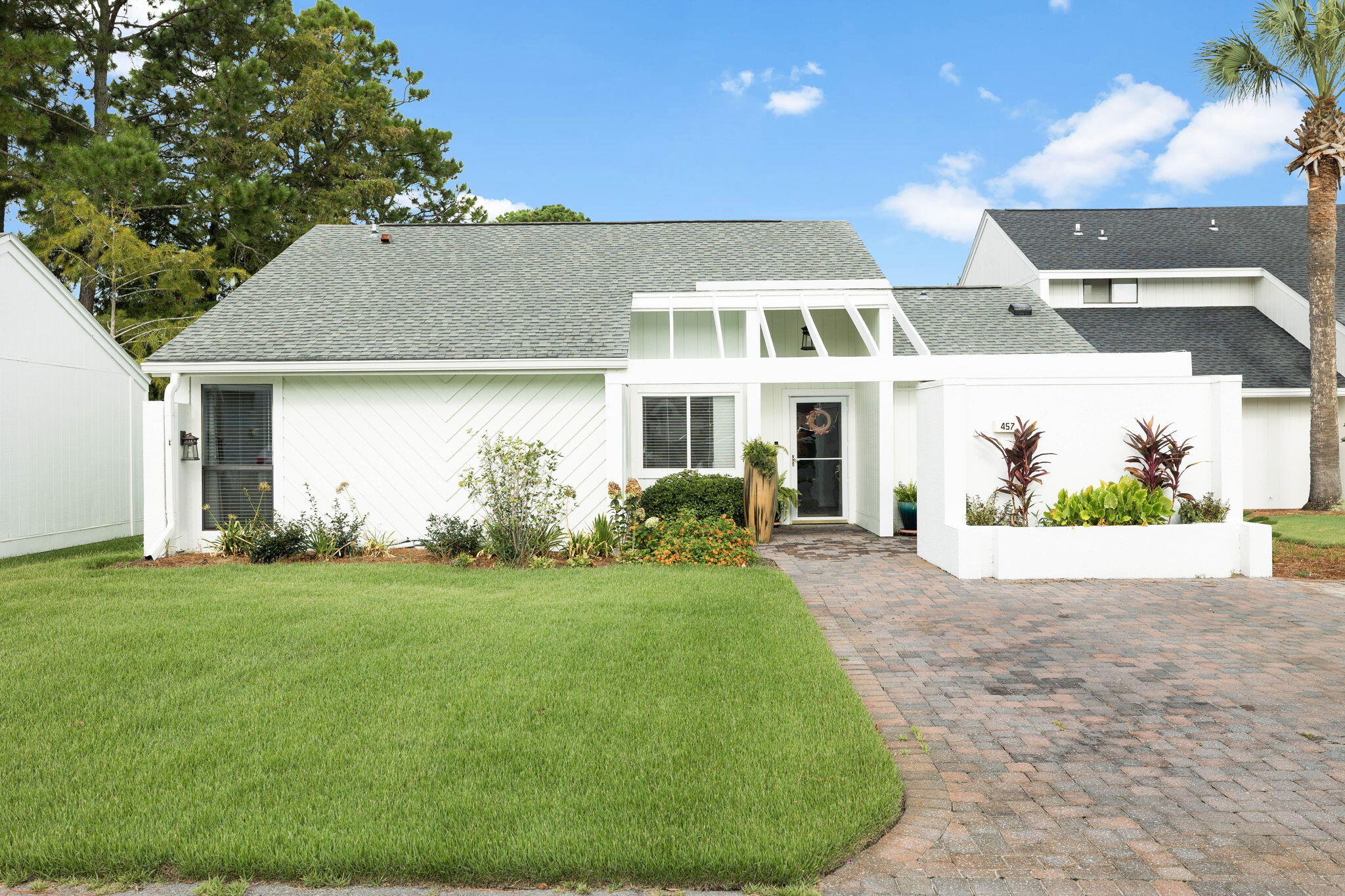 LINKSIDE VILLAGE UNIT 1 - Residential