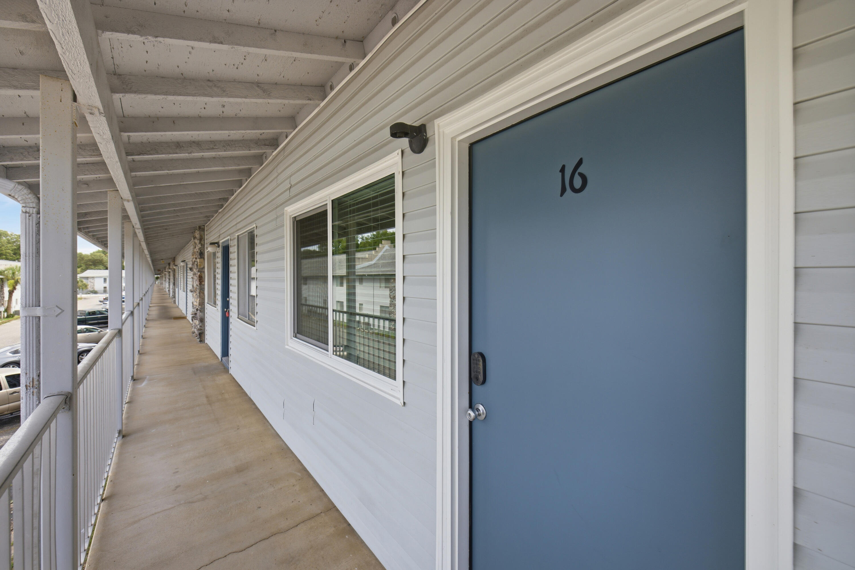 COLLEGE PARK CONDO - Residential