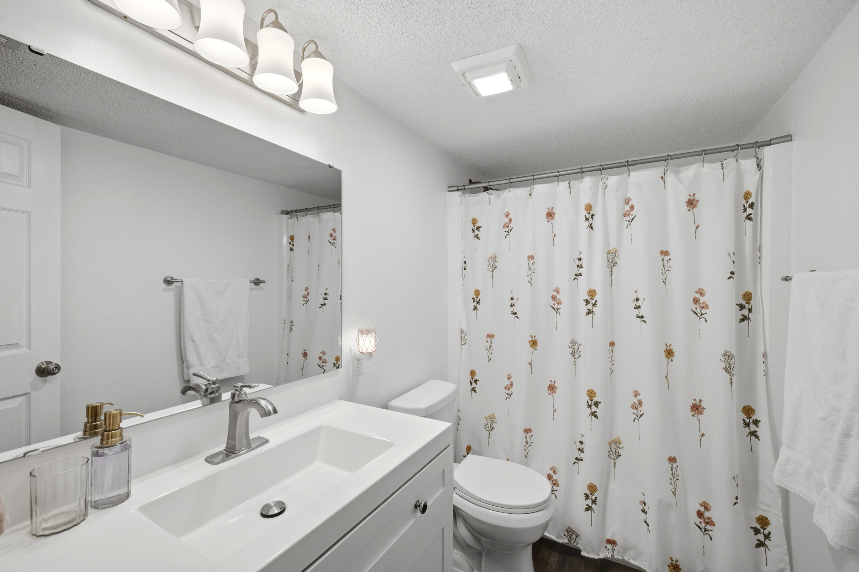 COLLEGE PARK CONDO - Residential
