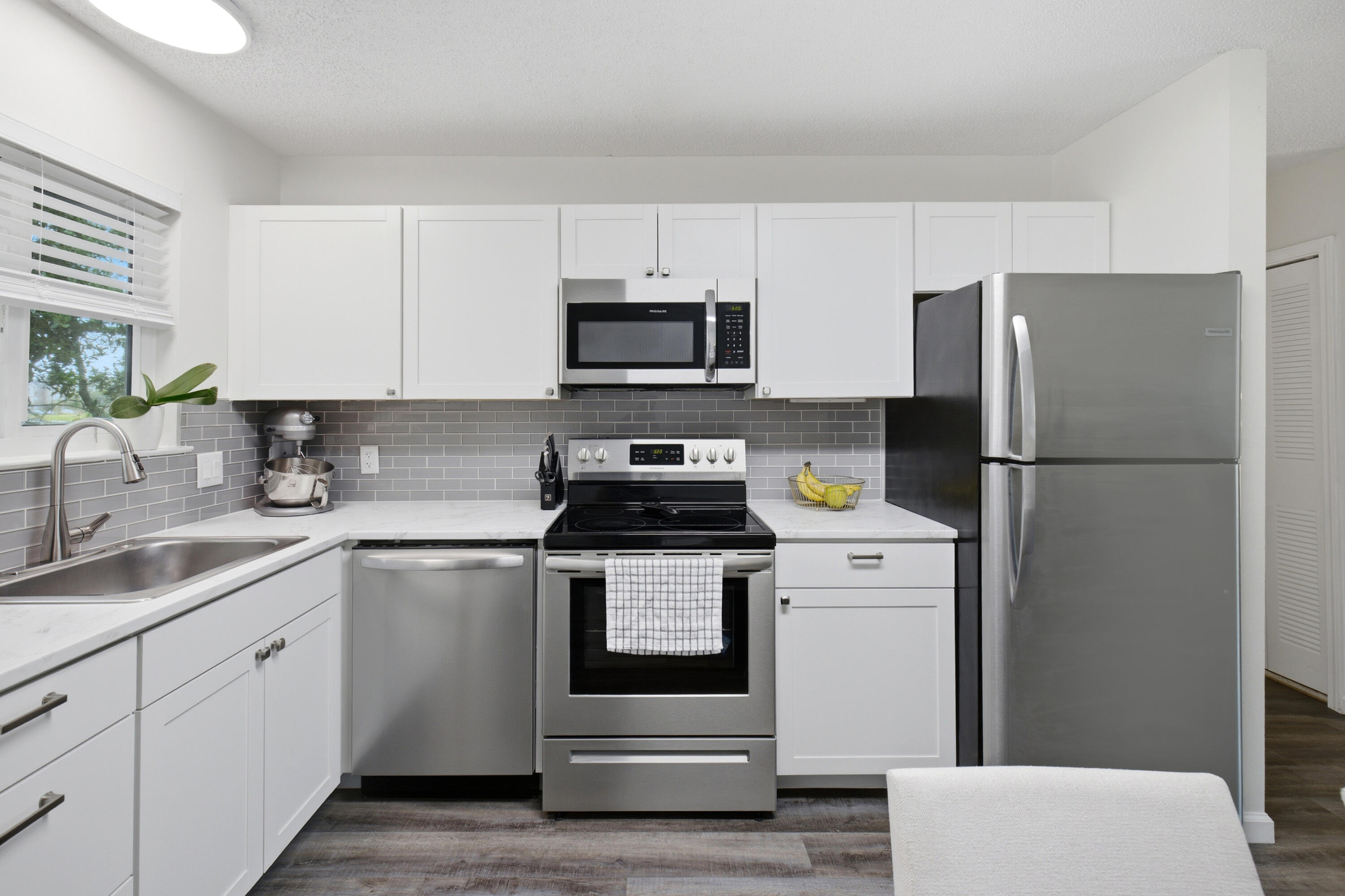 COLLEGE PARK CONDO - Residential
