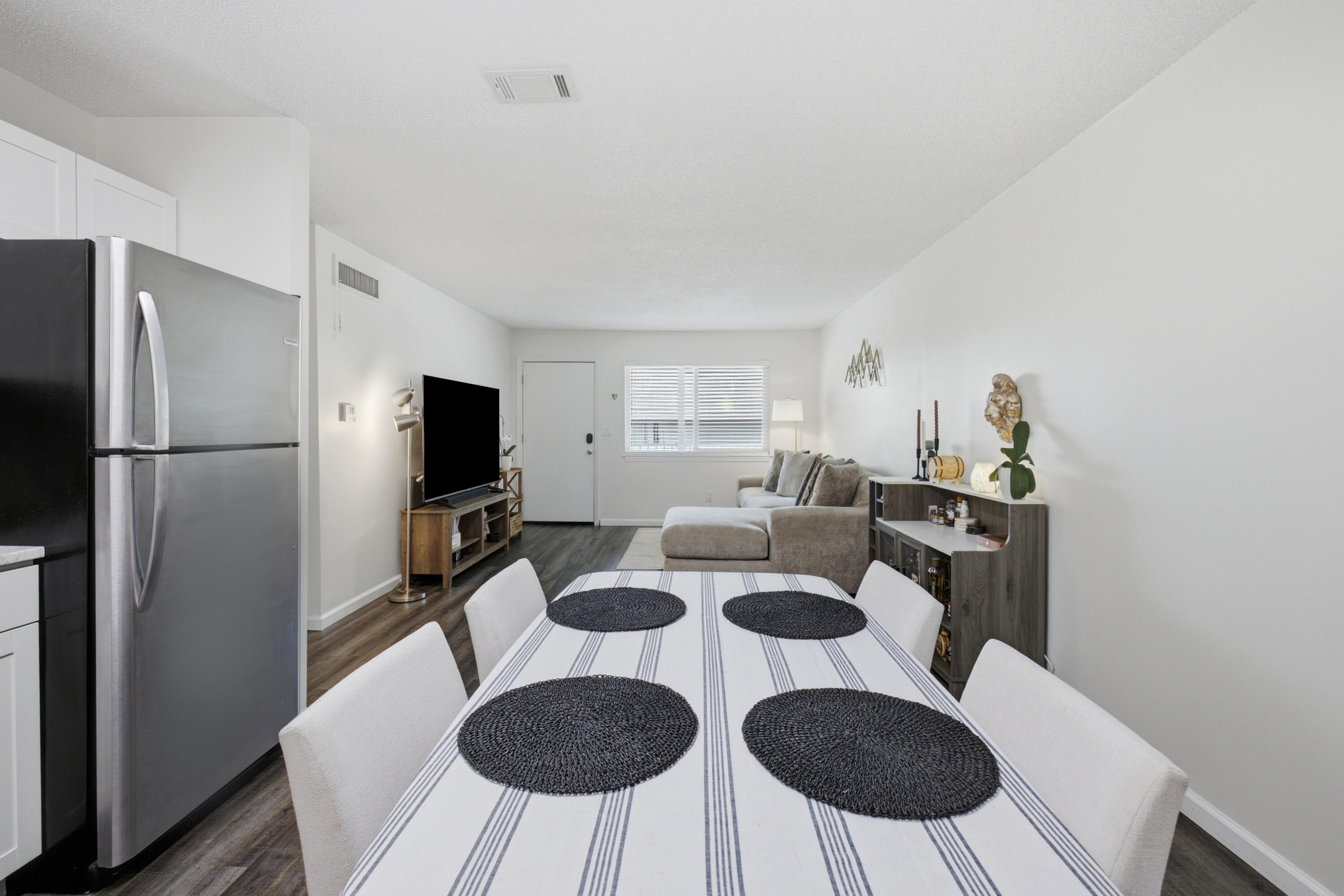 COLLEGE PARK CONDO - Residential