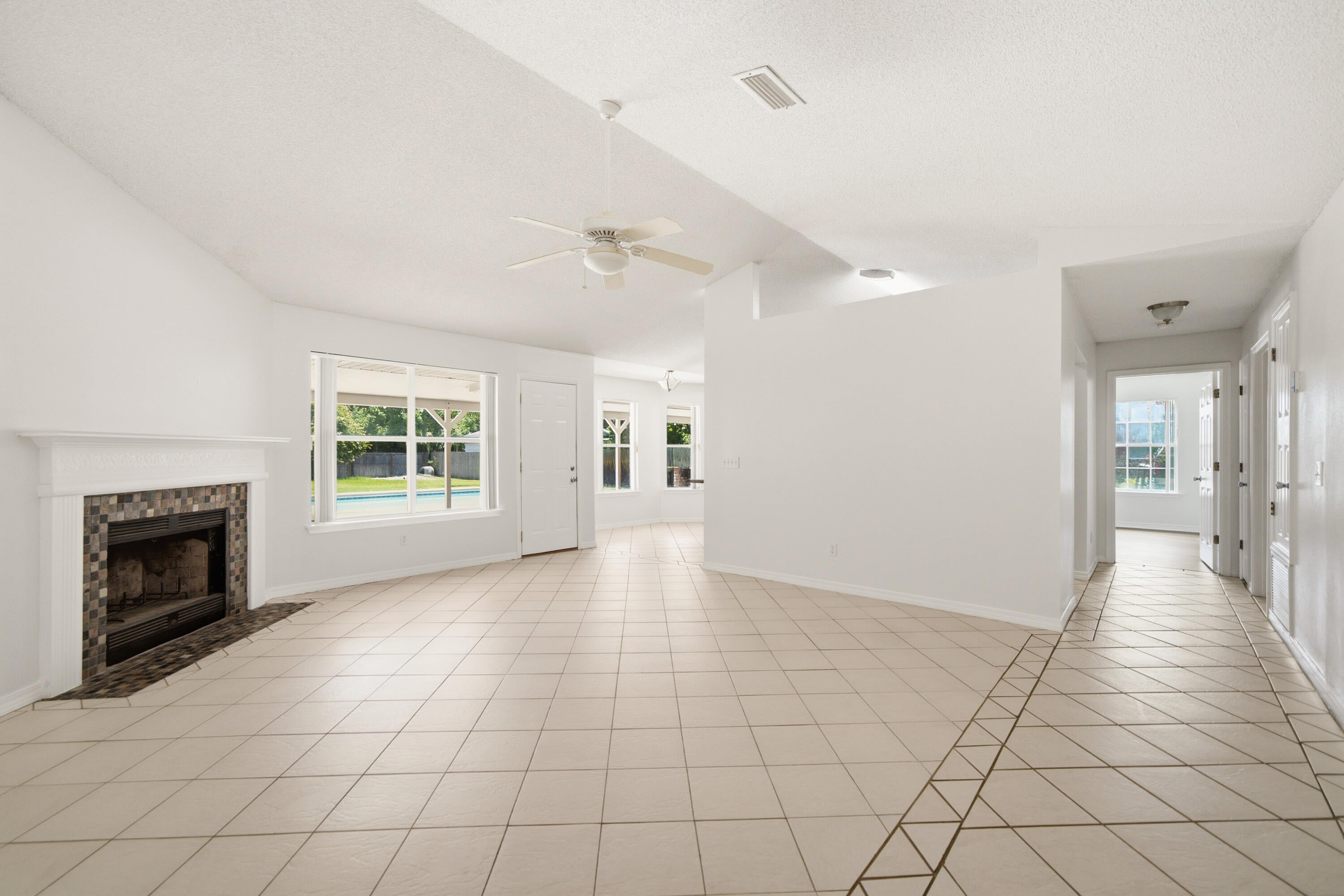 HOLLEY BY THE SEA - Residential