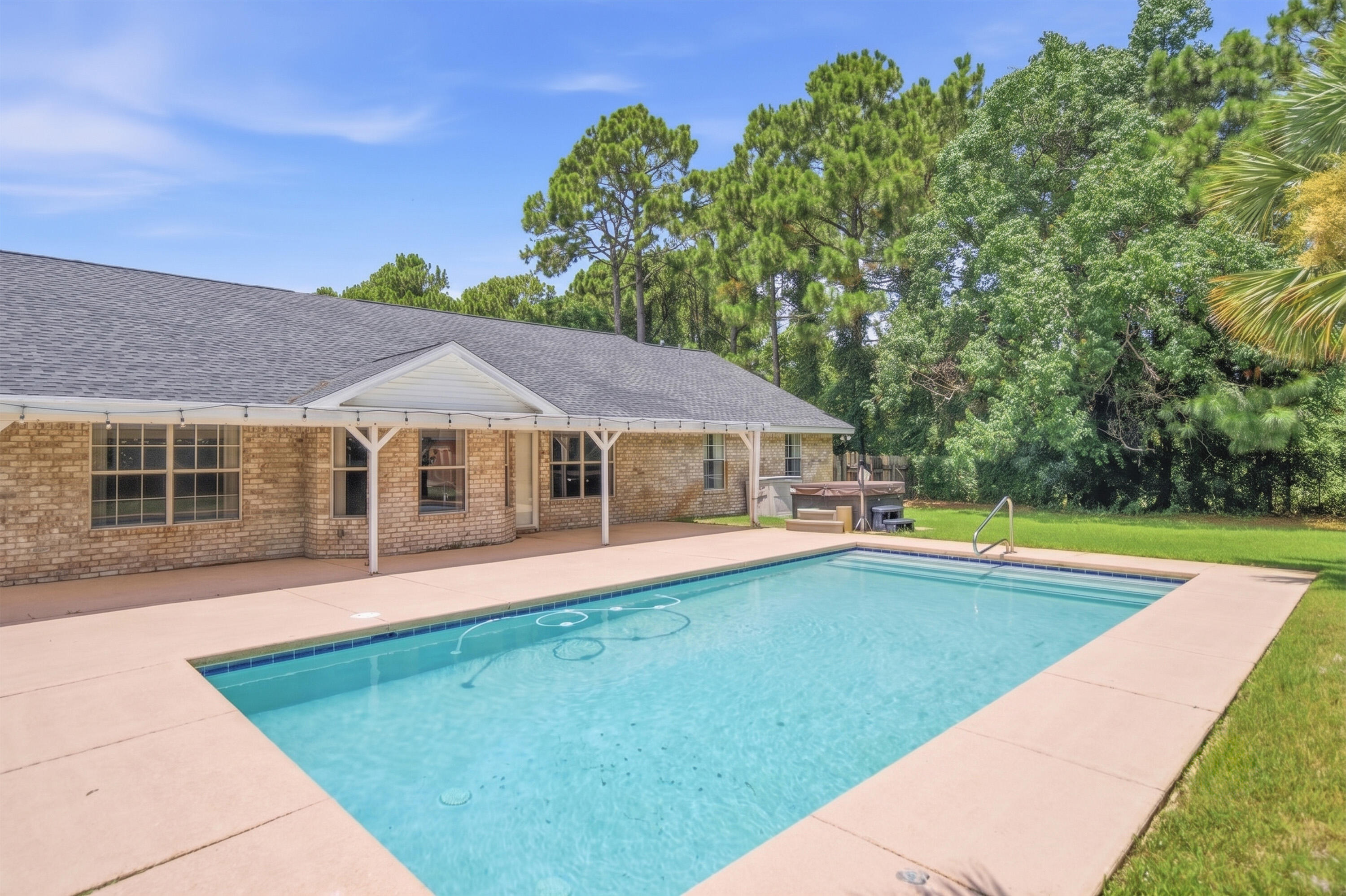 HOLLEY BY THE SEA - Residential