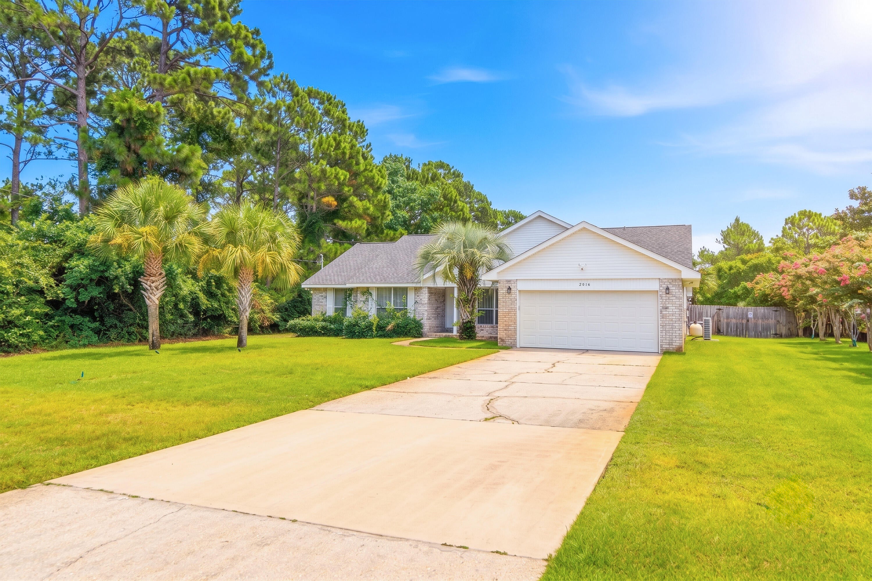 HOLLEY BY THE SEA - Residential