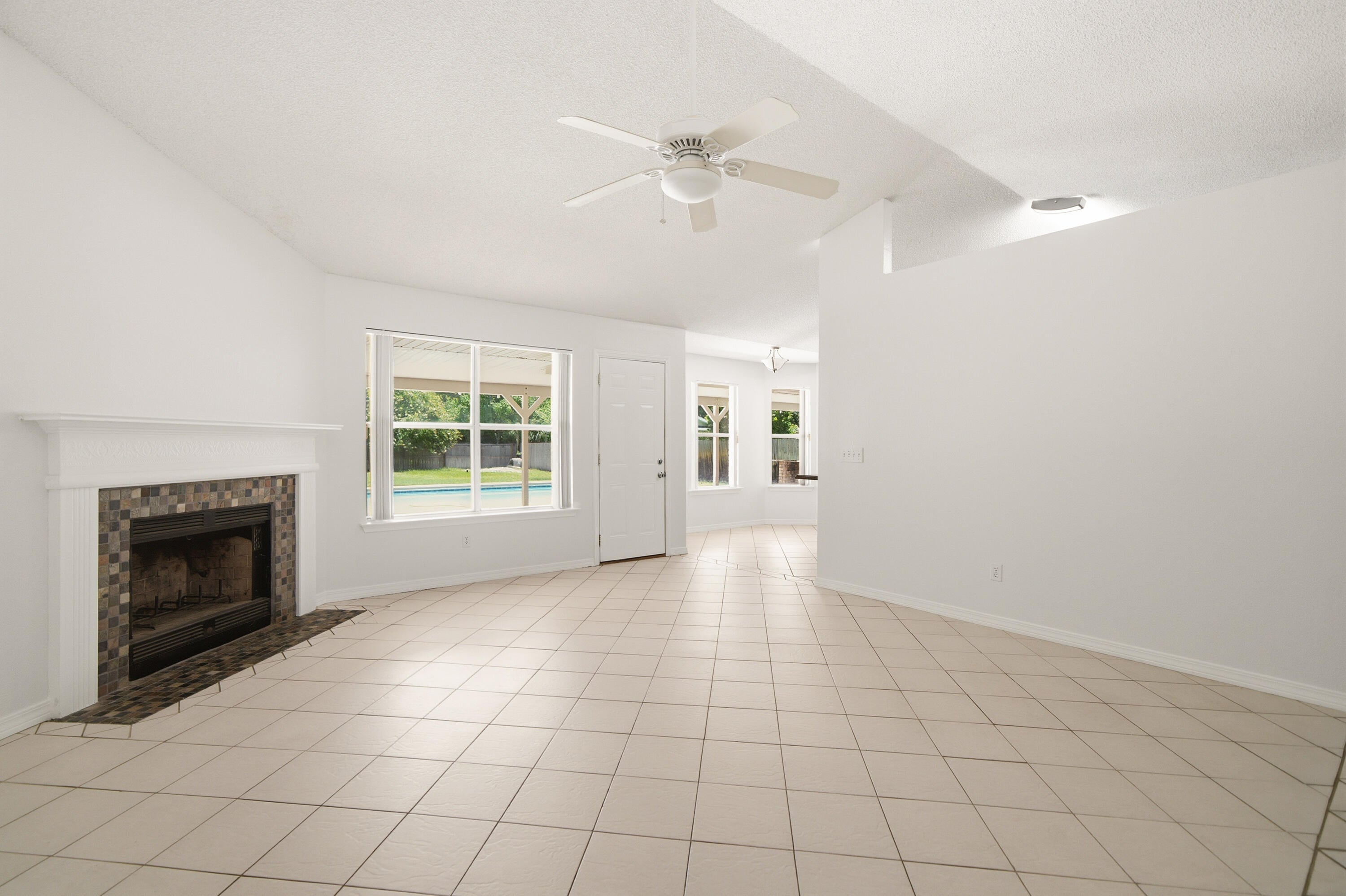 HOLLEY BY THE SEA - Residential