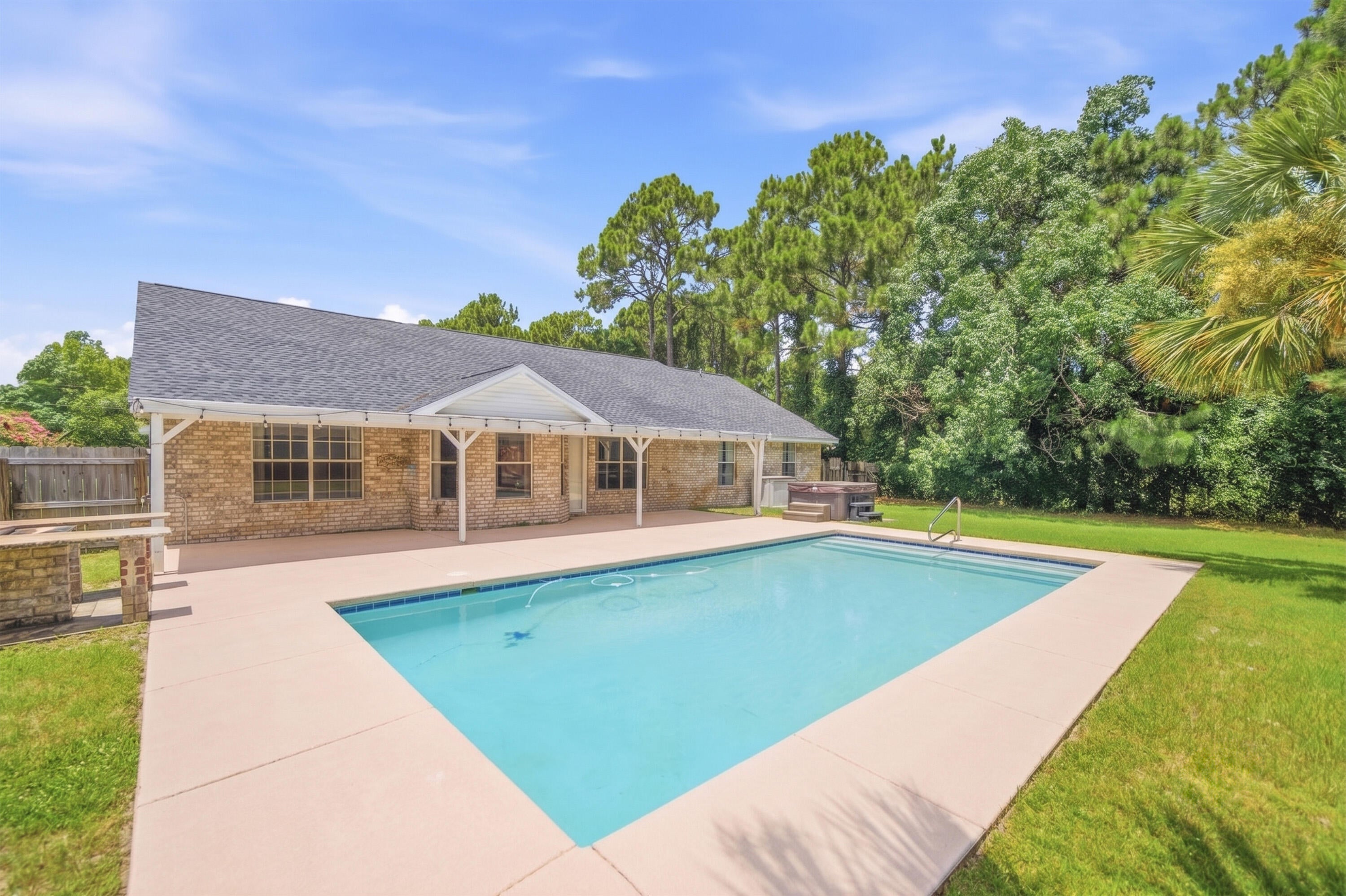 HOLLEY BY THE SEA - Residential