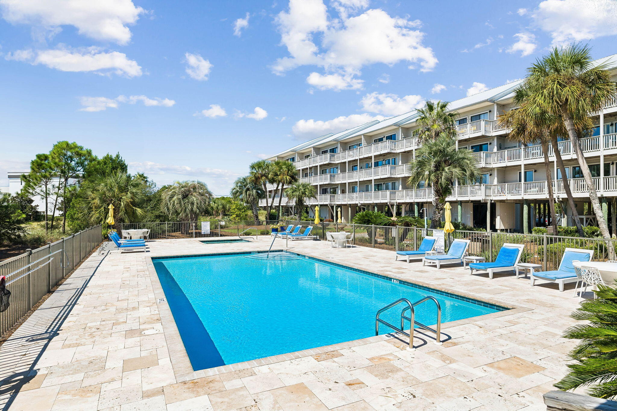 BEACHFRONT 2 PH 3 - Residential