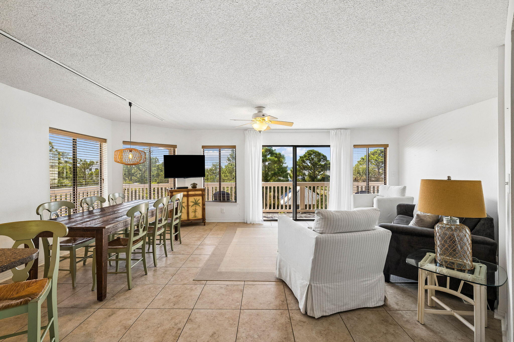 BEACHFRONT 2 PH 3 - Residential