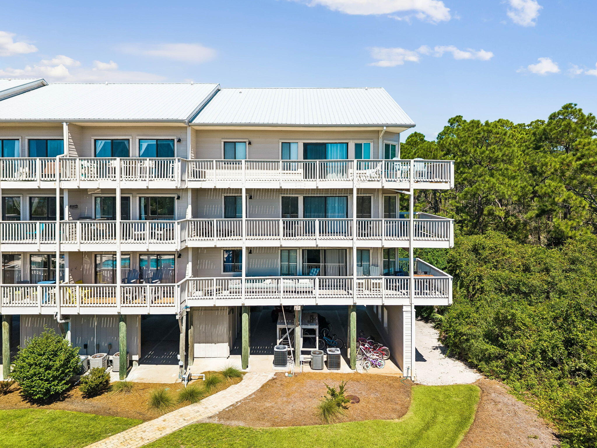 BEACHFRONT 2 PH 3 - Residential