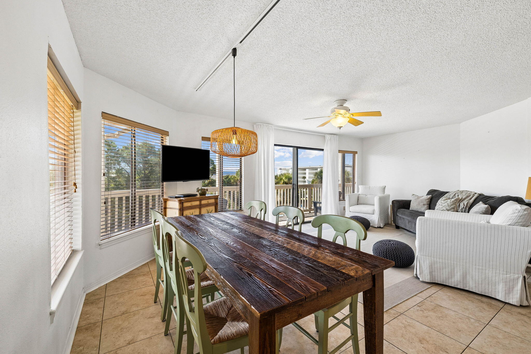 BEACHFRONT 2 PH 3 - Residential