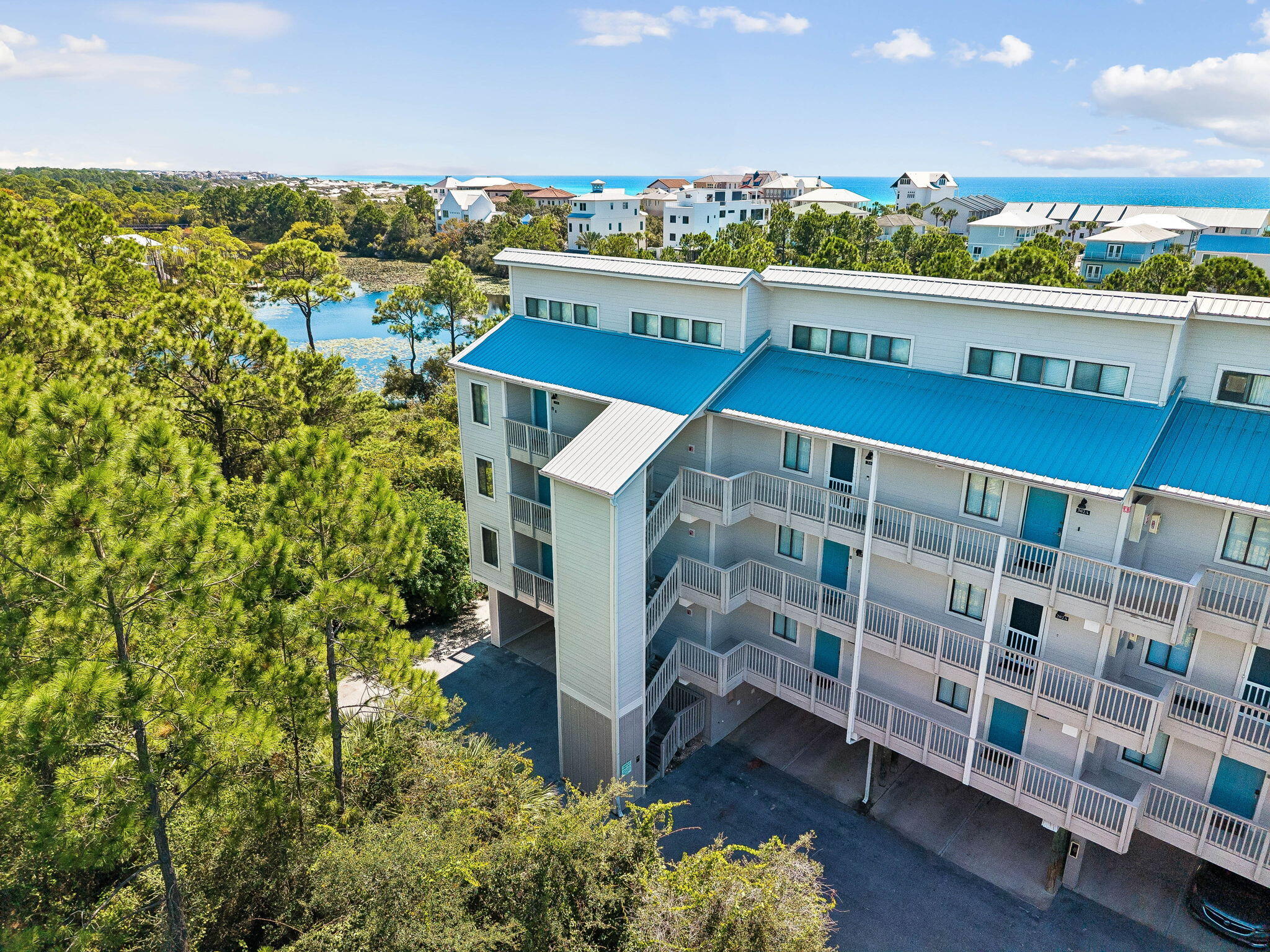 BEACHFRONT 2 PH 3 - Residential