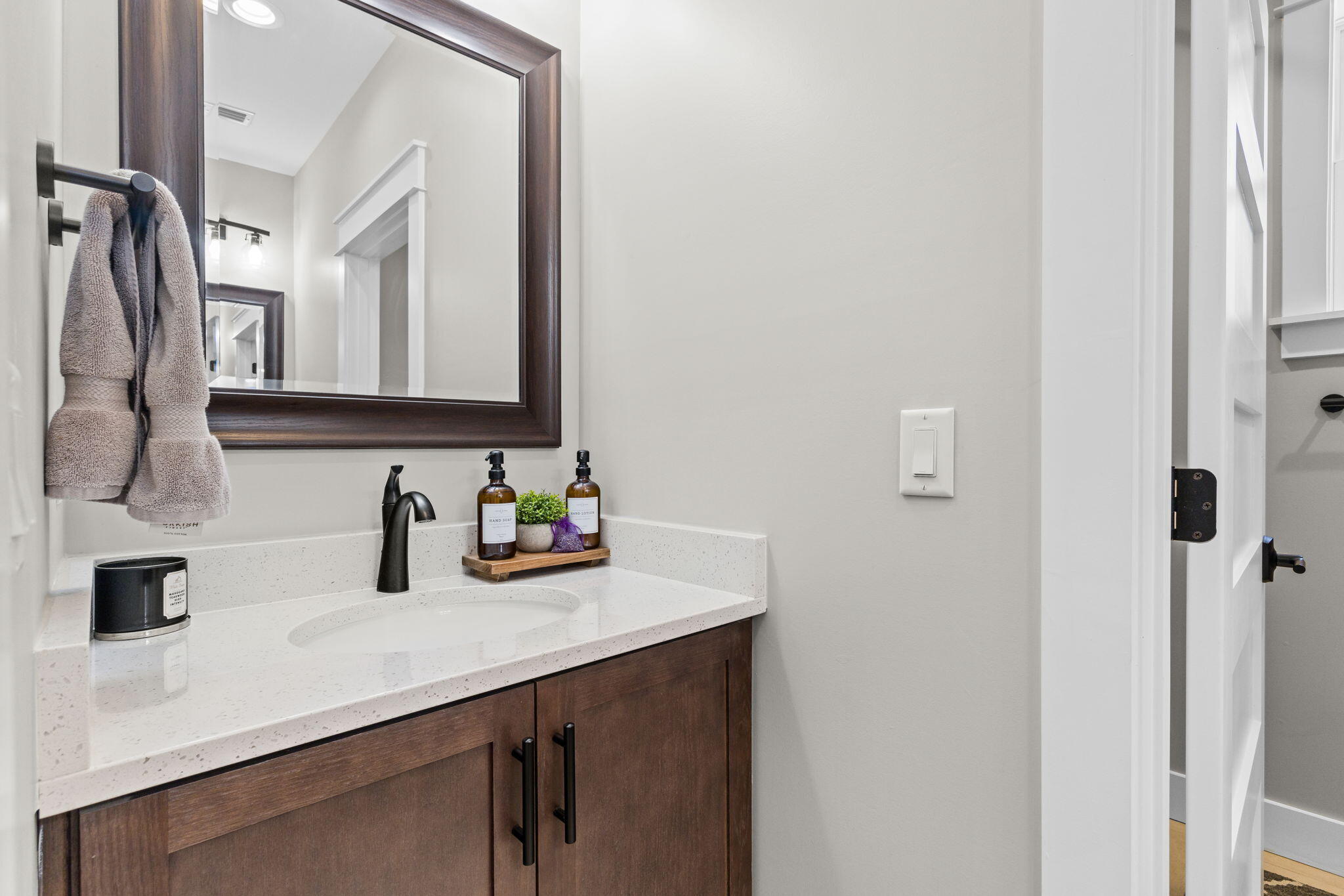 LAGRANGE SHORES - Residential