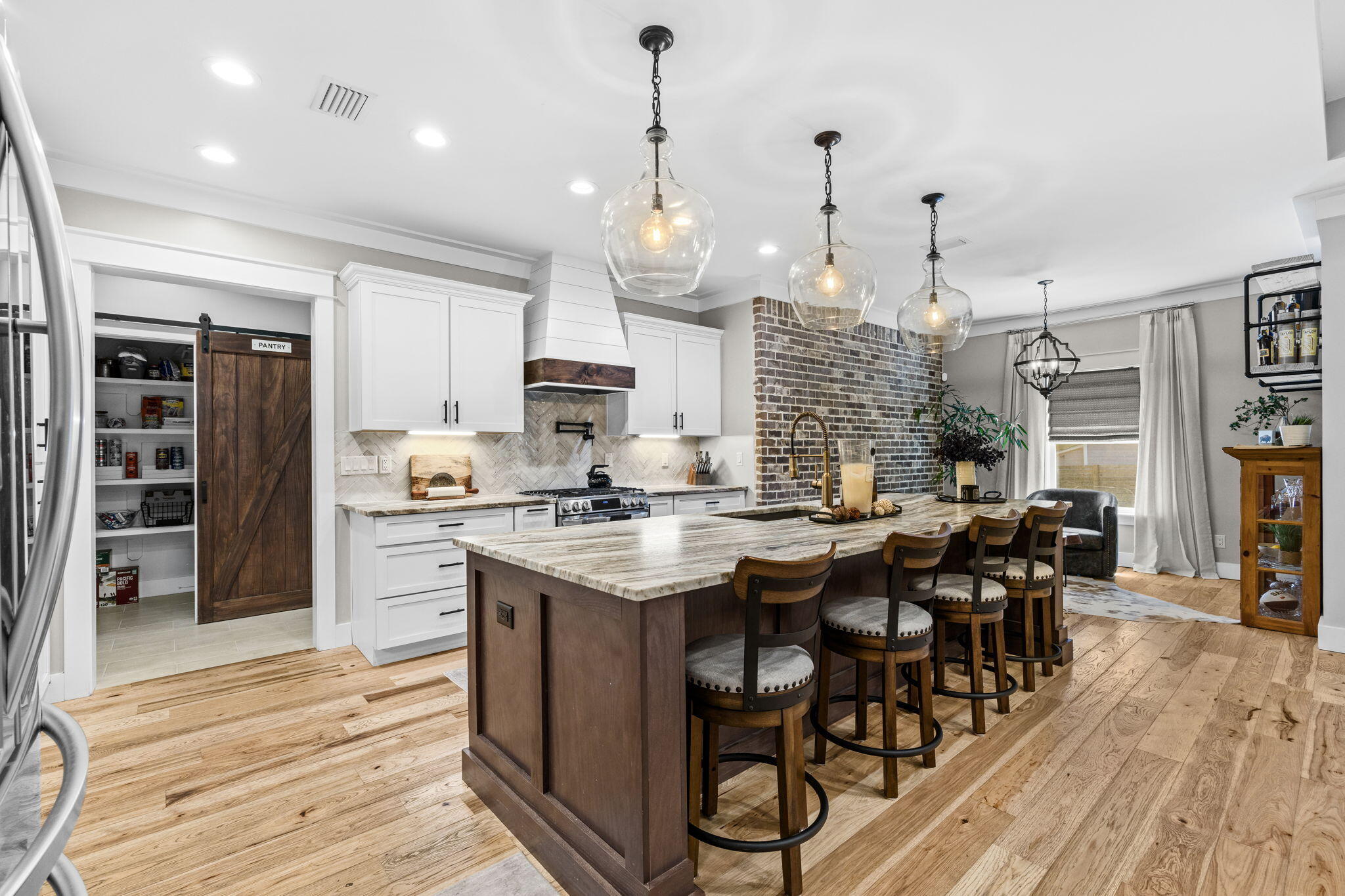 LAGRANGE SHORES - Residential