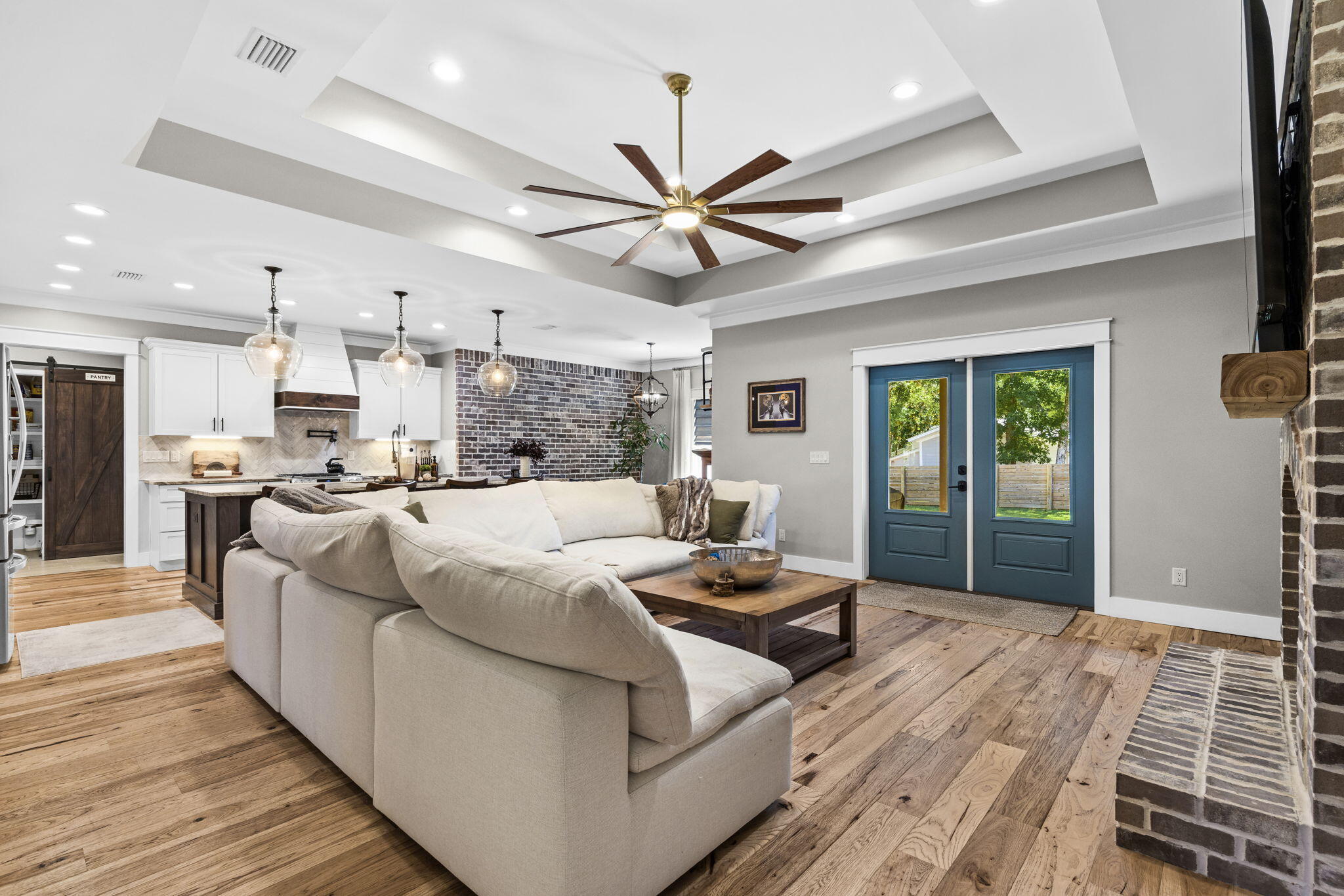 LAGRANGE SHORES - Residential