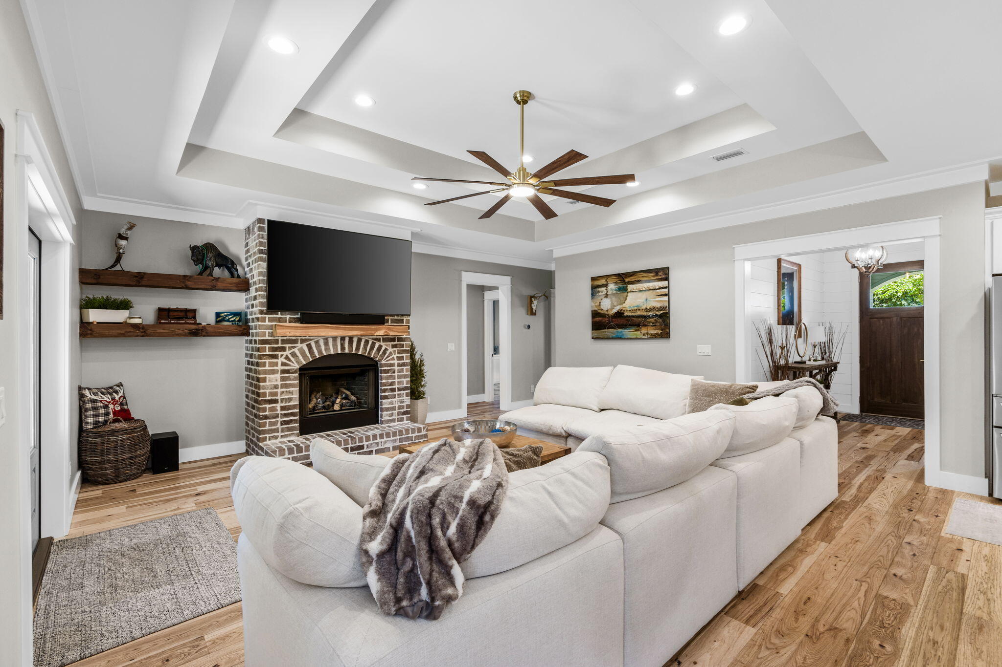 LAGRANGE SHORES - Residential