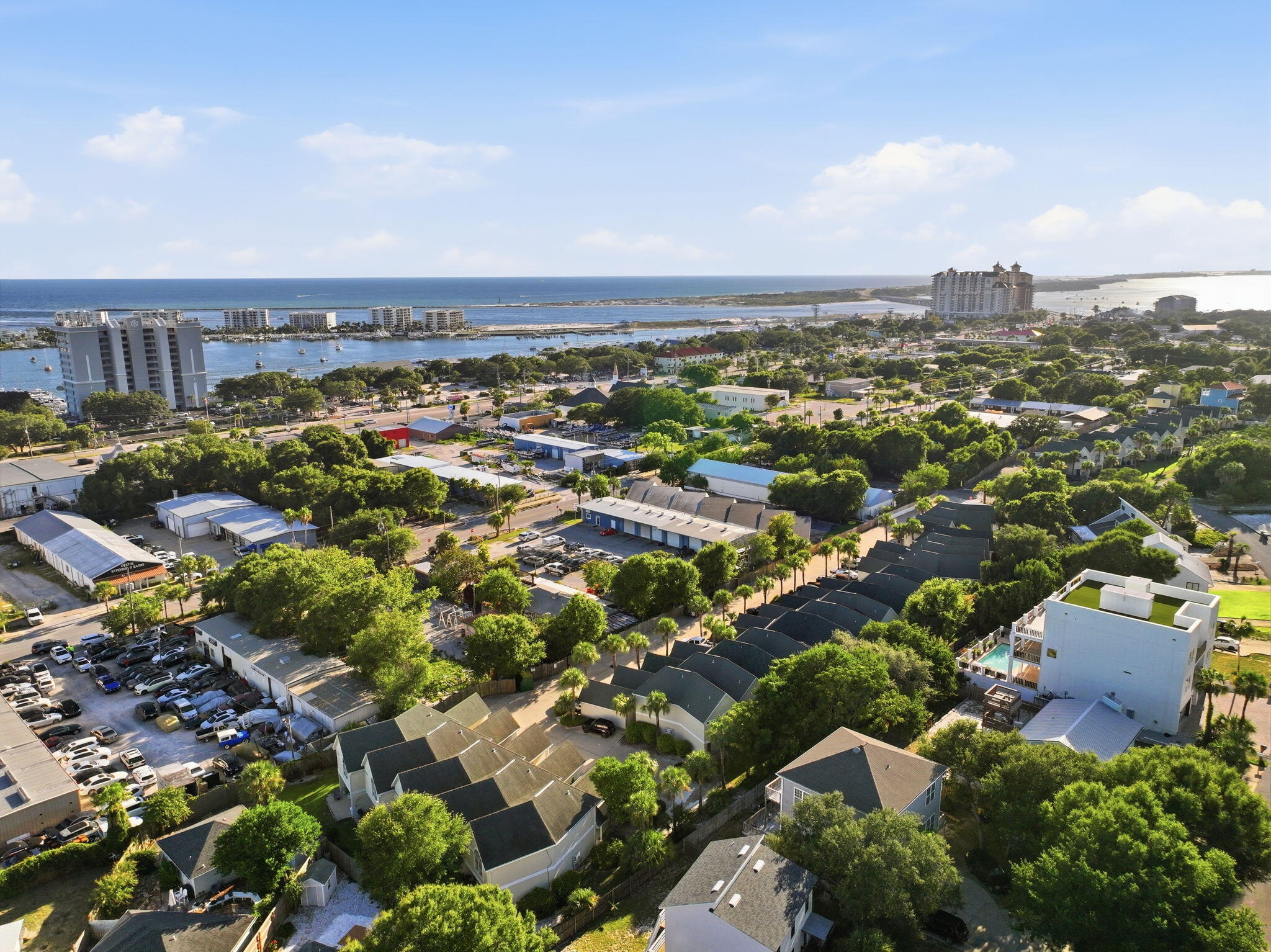 PELICAN PLACE T/H EAST LOT 20 - Residential