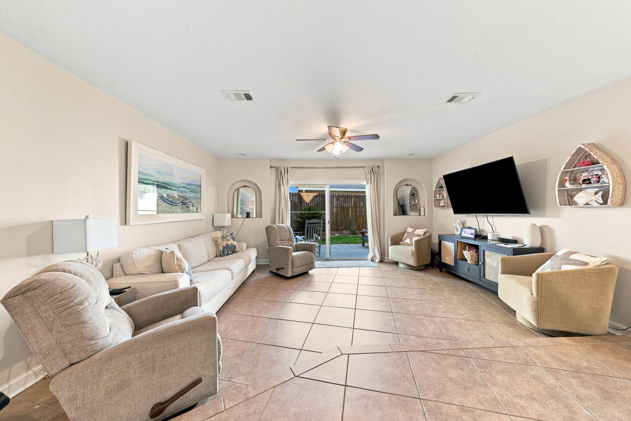PELICAN PLACE T/H EAST LOT 20 - Residential