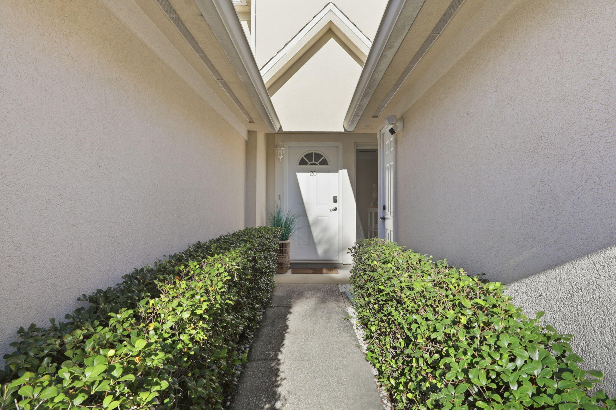 PELICAN PLACE T/H EAST LOT 20 - Residential