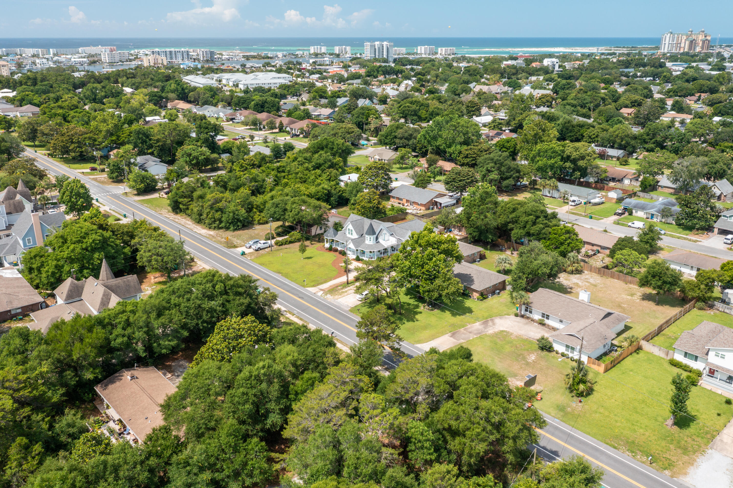 CALHOUN S/D TO DESTIN - Residential